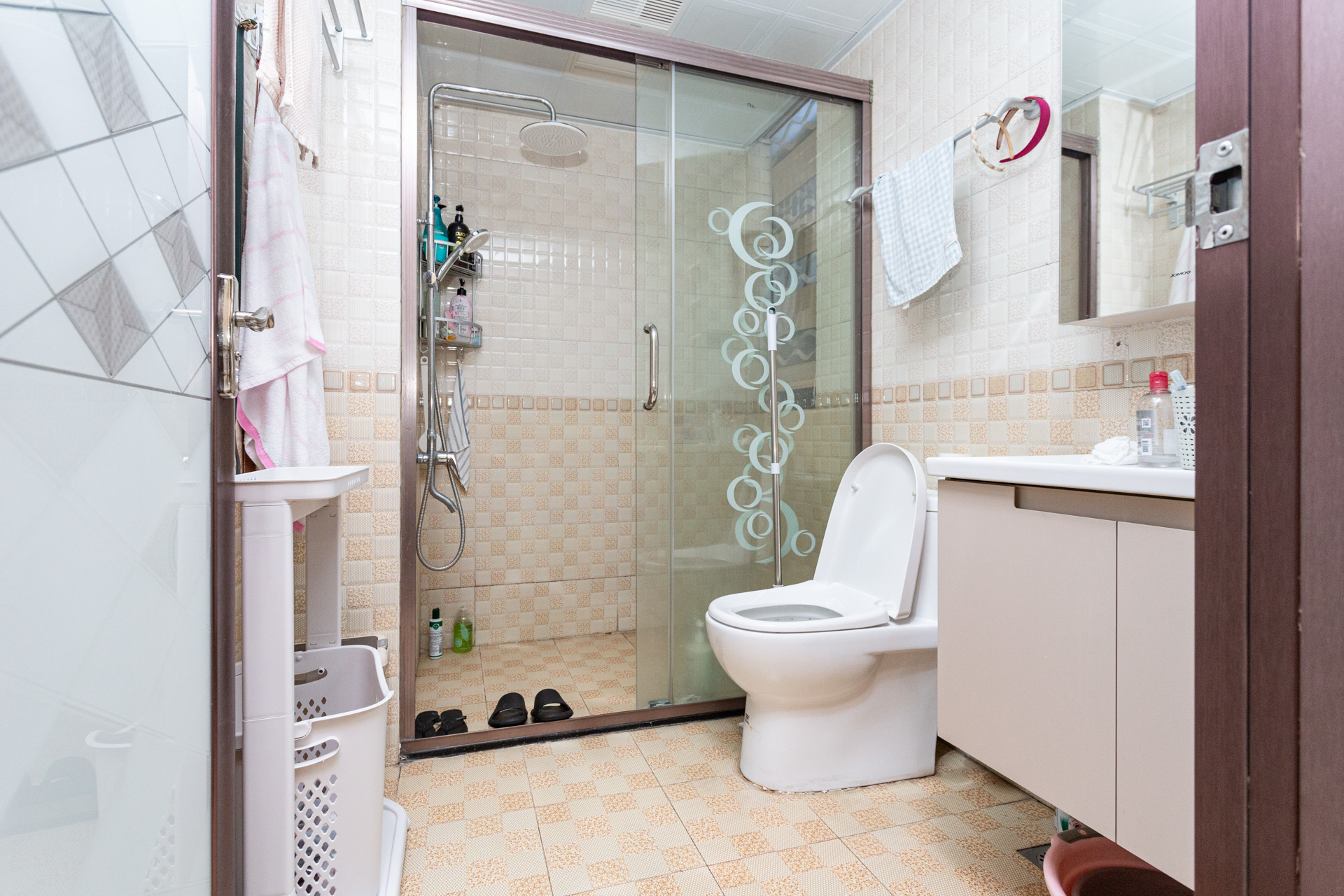 珠江东方明珠(新地东方明珠)三期 4室2厅2卫 105.0万 珠江东方明珠(新地东方明珠)三期 4室2厅2卫 105.0万卫生间