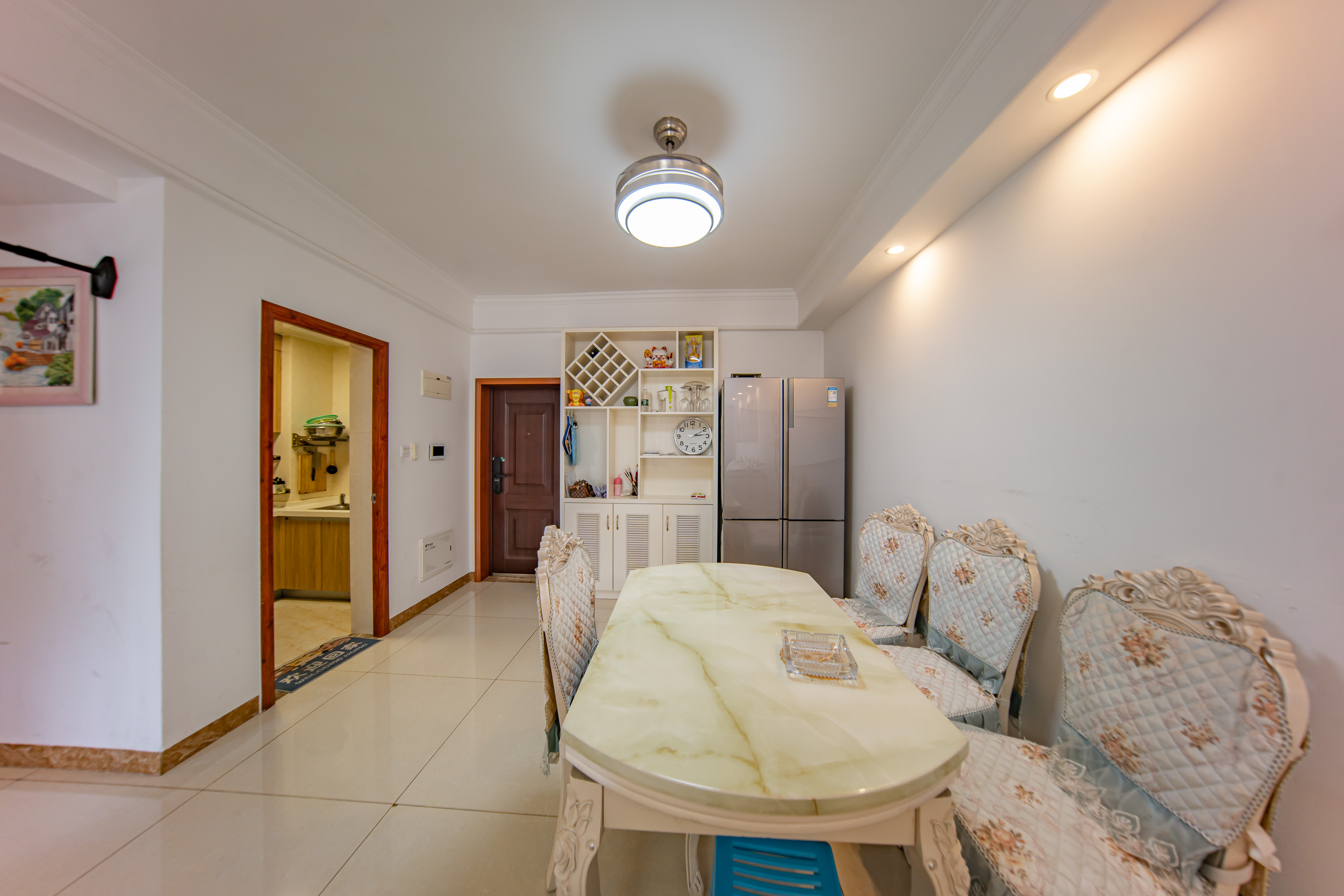 江山帝景哈佛 2室2厅1卫 80.0万 江山帝景哈佛 2室2厅1卫 80.0万客厅