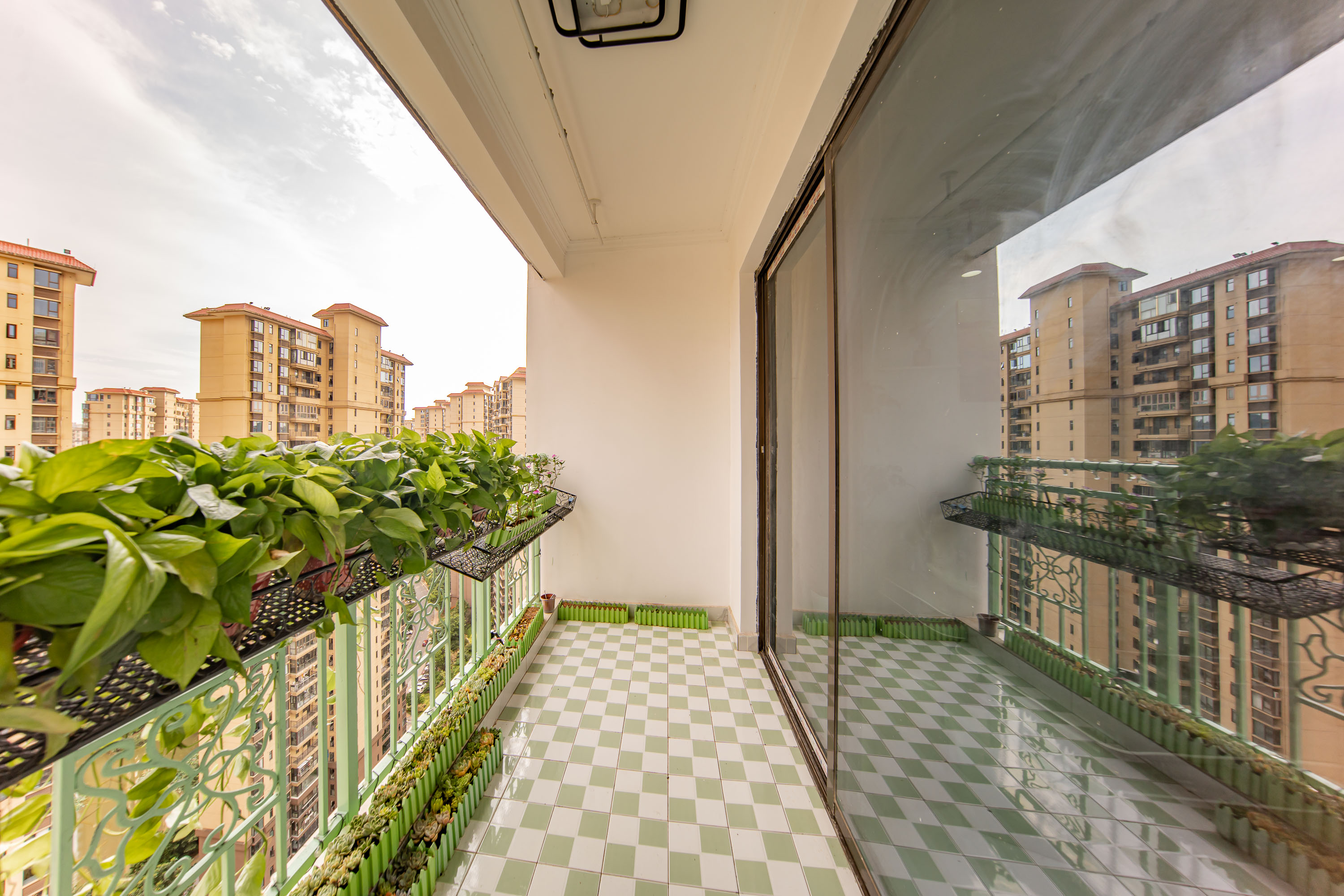 江山帝景哈佛  3室2厅1卫    92.5万阳台