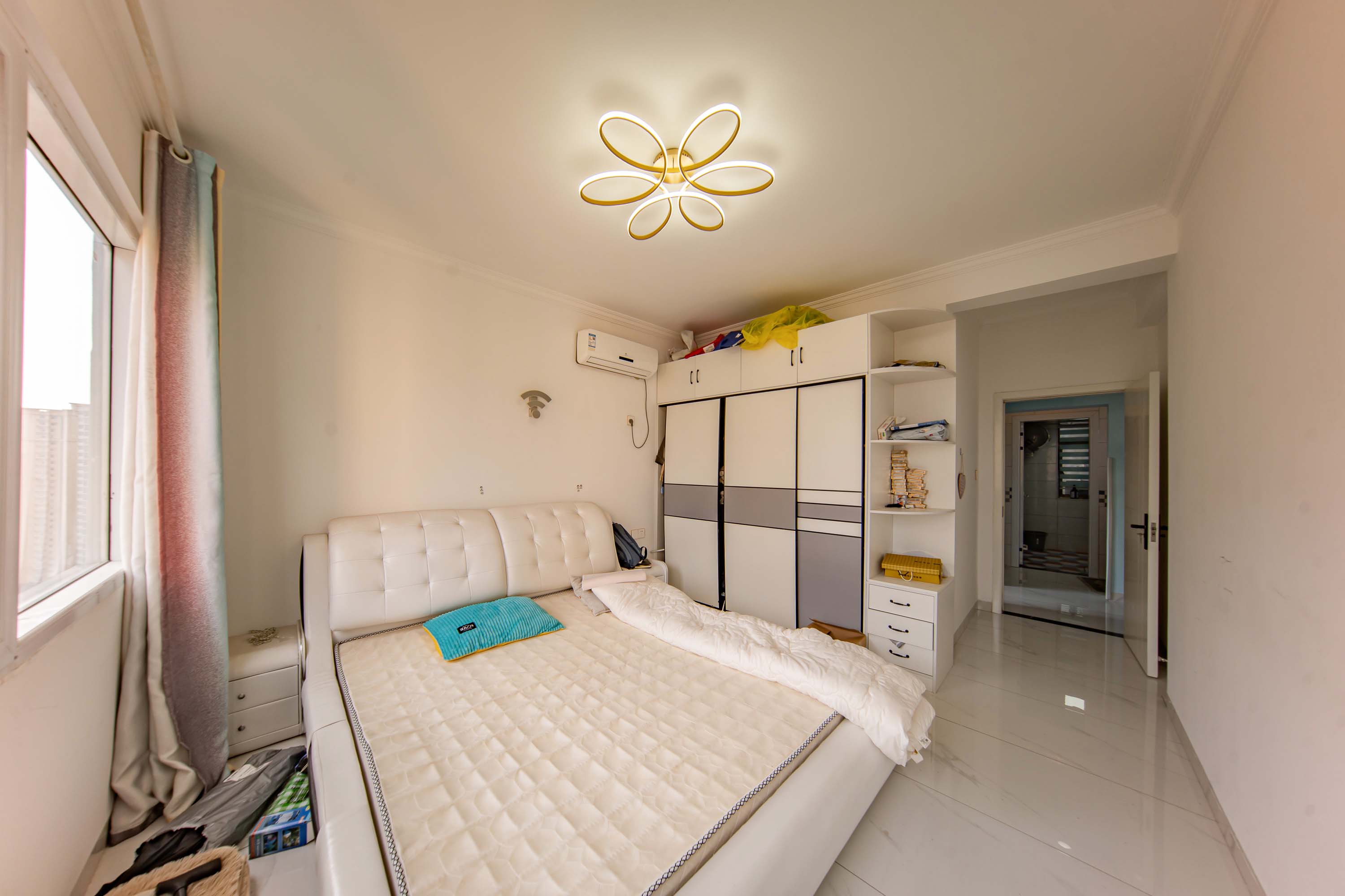 江山帝景哈佛  3室2厅1卫    92.5万卧室