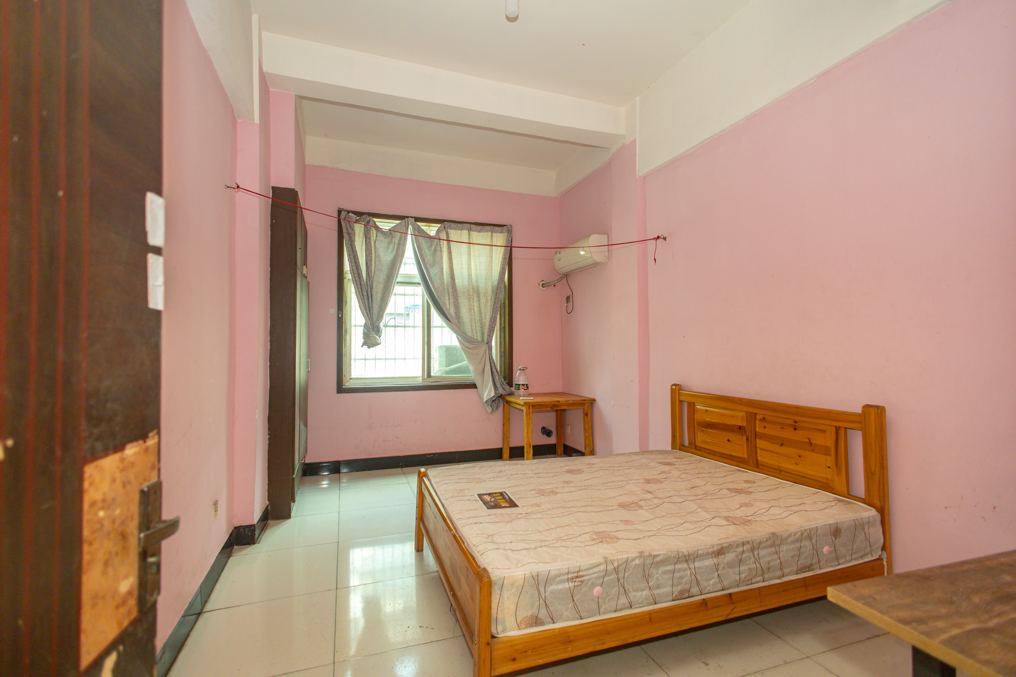 大塘安置区(星沙)  6室6厅6卫    292.0万 大塘安置区(星沙)  6室6厅6卫    292.0万卧室