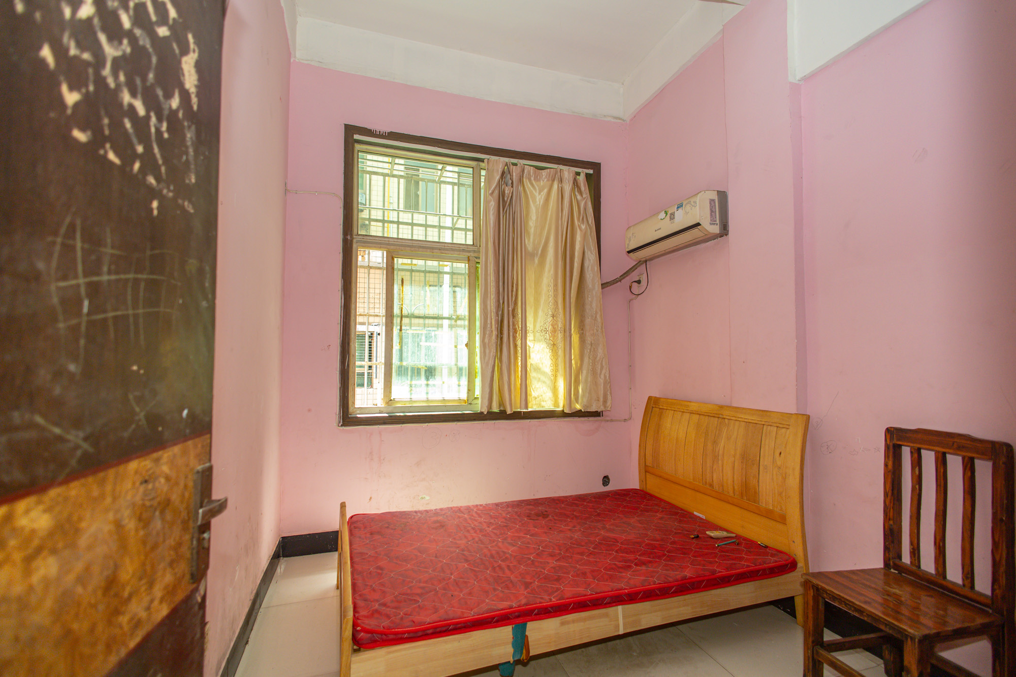 大塘安置区(星沙)  6室6厅6卫    292.0万 大塘安置区(星沙)  6室6厅6卫    292.0万卧室