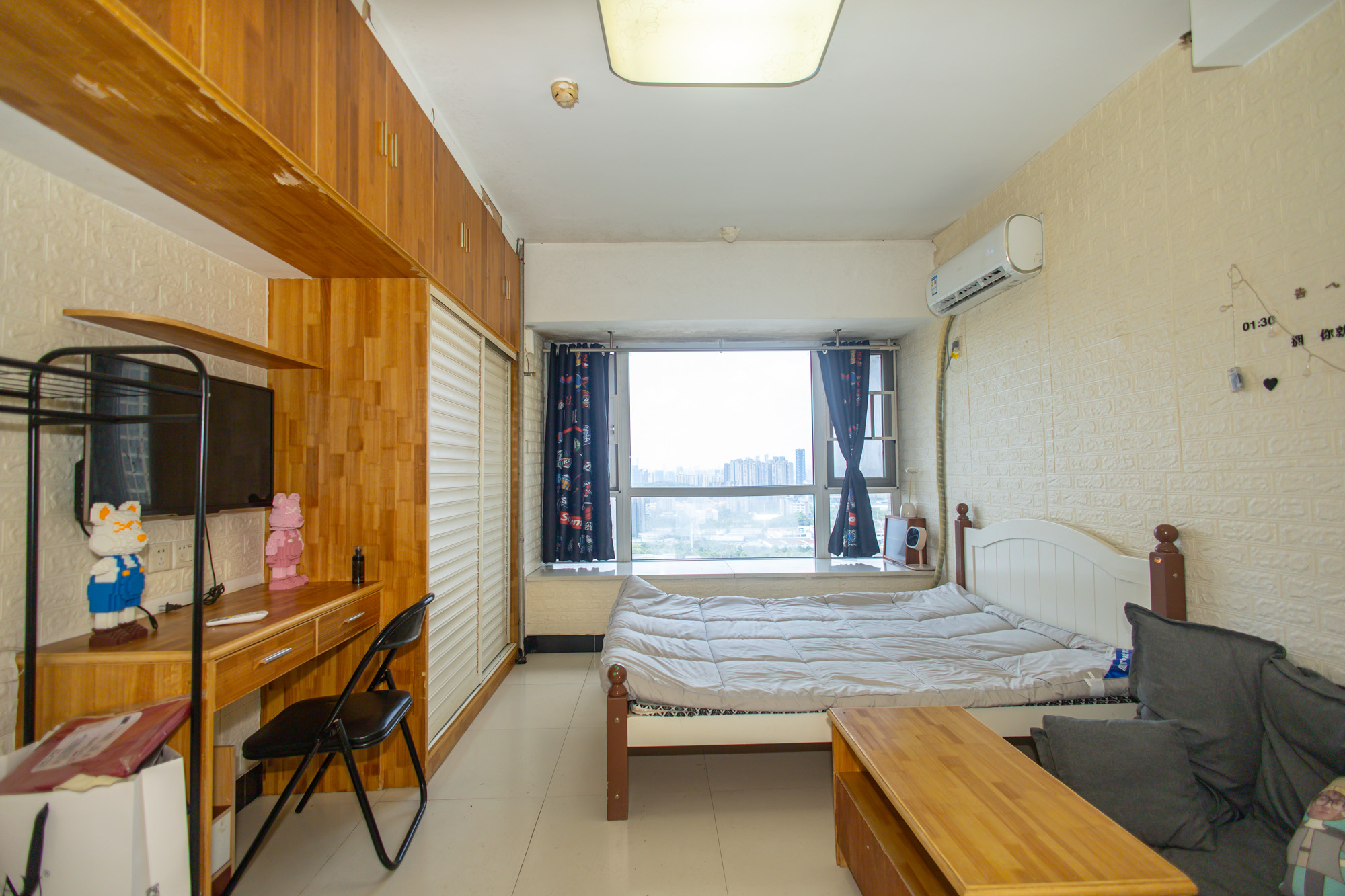 新长海广场 1室1厅1卫 16.8万 新长海广场 1室1厅1卫 16.8万客厅