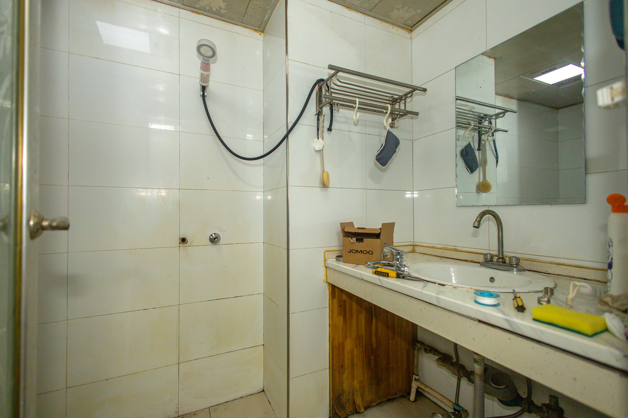 新长海广场 1室1厅1卫 16.8万 新长海广场 1室1厅1卫 16.8万卫生间