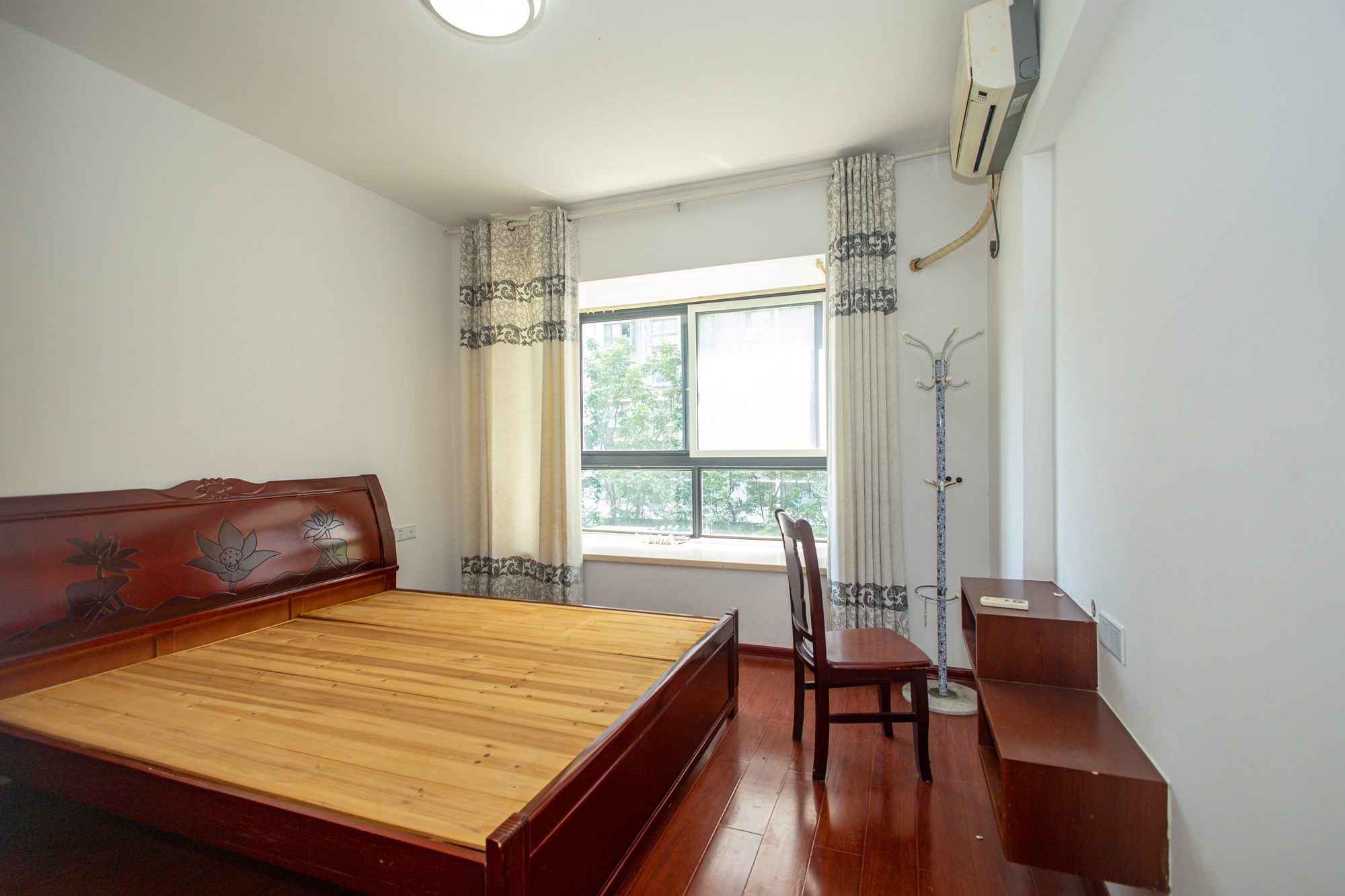 尚都花园城 2室2厅1卫 42.8万 尚都花园城 2室2厅1卫 42.8万卧室