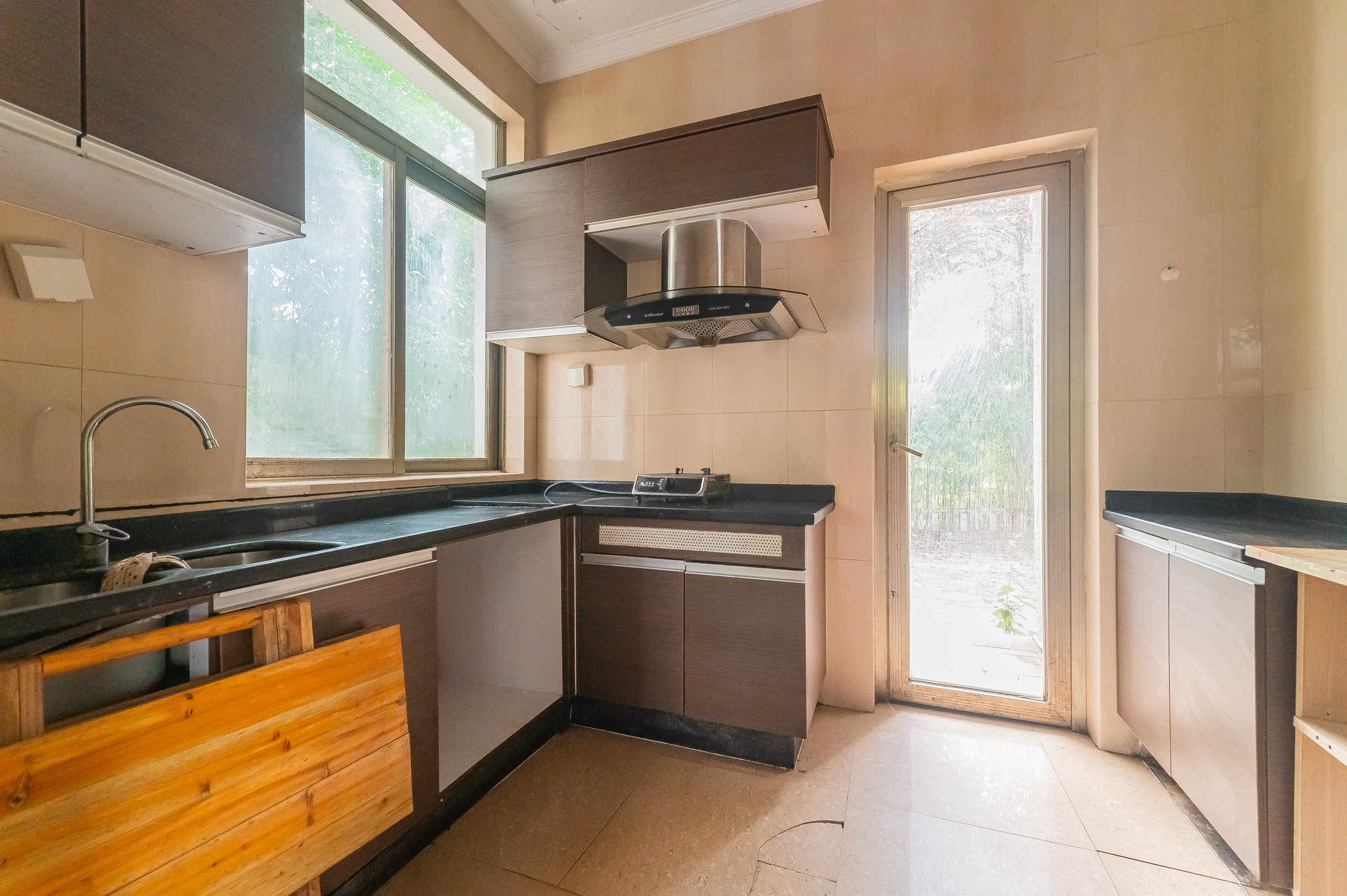 碧桂园威尼斯城  4室3厅4卫    548.0万 碧桂园威尼斯城  4室3厅4卫    548.0万厨房