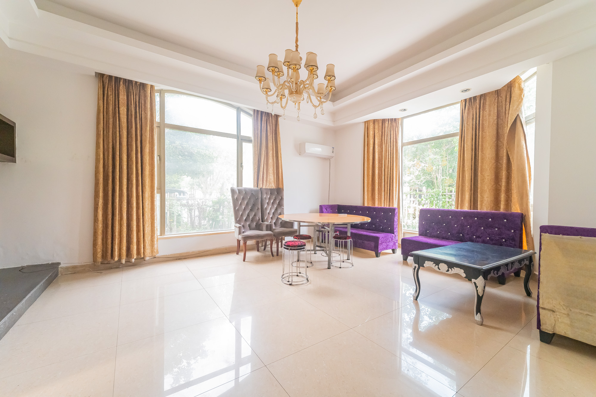 碧桂园威尼斯城  4室3厅4卫    548.0万 碧桂园威尼斯城  4室3厅4卫    548.0万客厅