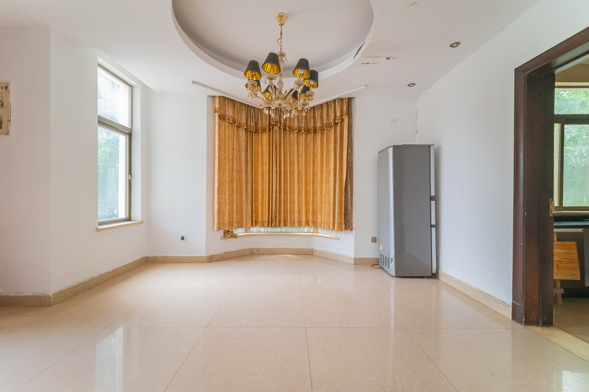 碧桂园威尼斯城  4室3厅4卫    548.0万 碧桂园威尼斯城  4室3厅4卫    548.0万客厅