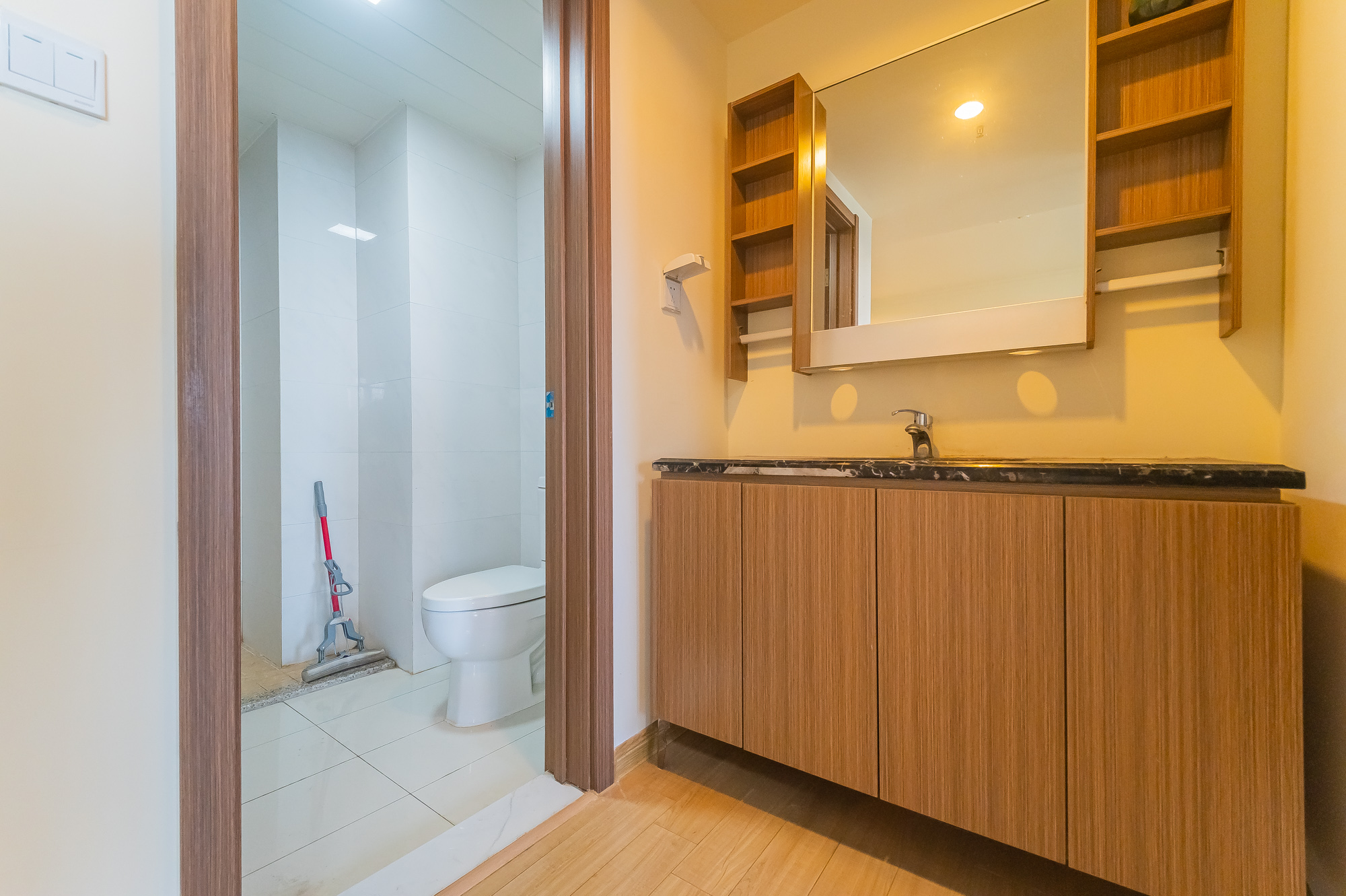 碧桂园威尼斯城 1室1厅1卫 40.8万 碧桂园威尼斯城 1室1厅1卫 40.8万卫生间