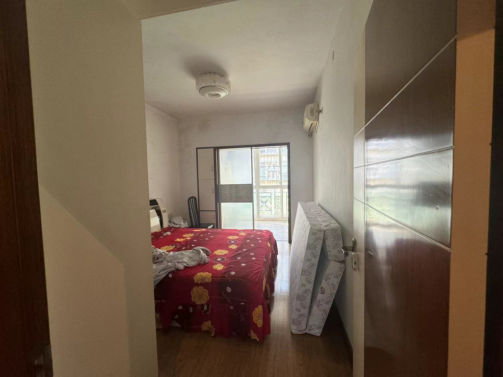 珠江丽园 4室2厅2卫 55.0万 珠江丽园 4室2厅2卫 55.0万室内图