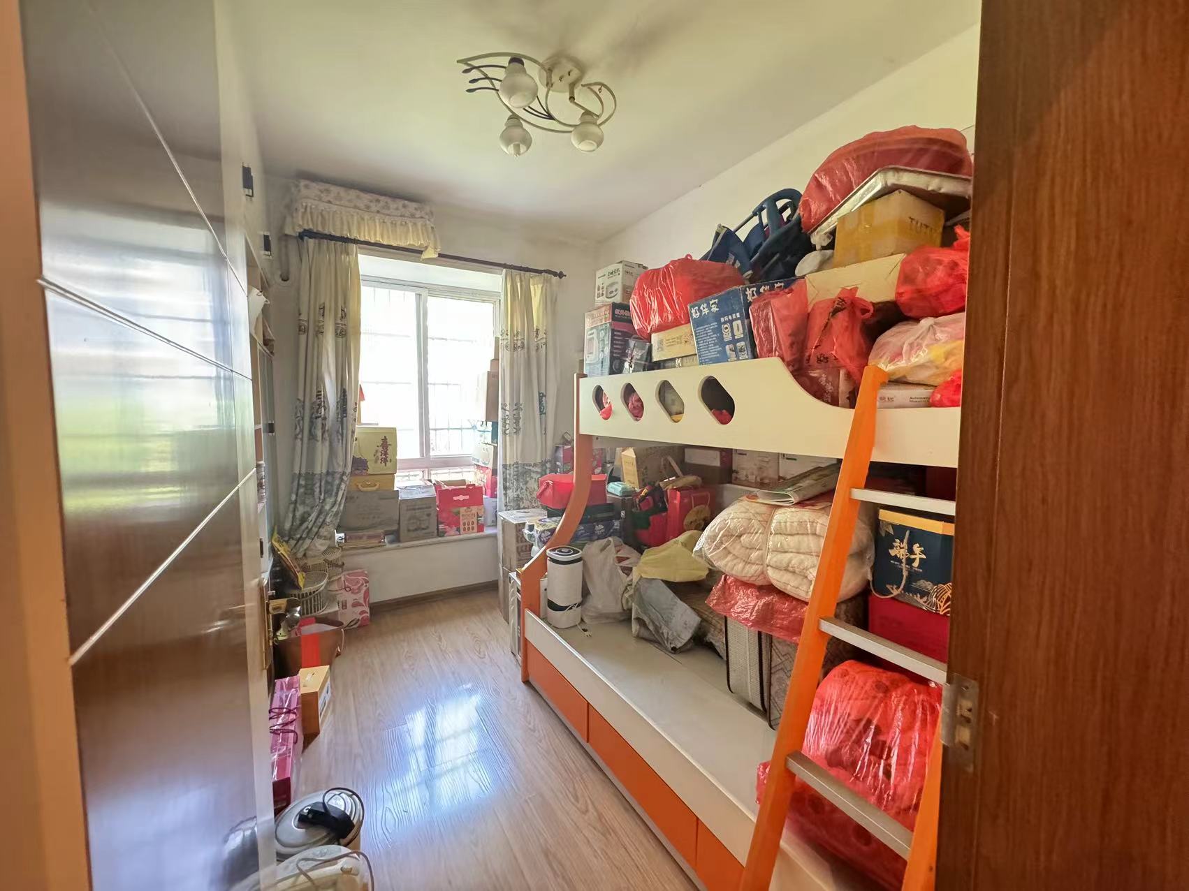 珠江丽园 4室2厅2卫 55.0万 珠江丽园 4室2厅2卫 55.0万室内图