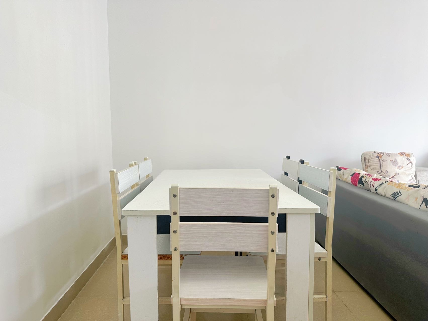 盛贤景都  3室2厅1卫   2600.00元/月室内图