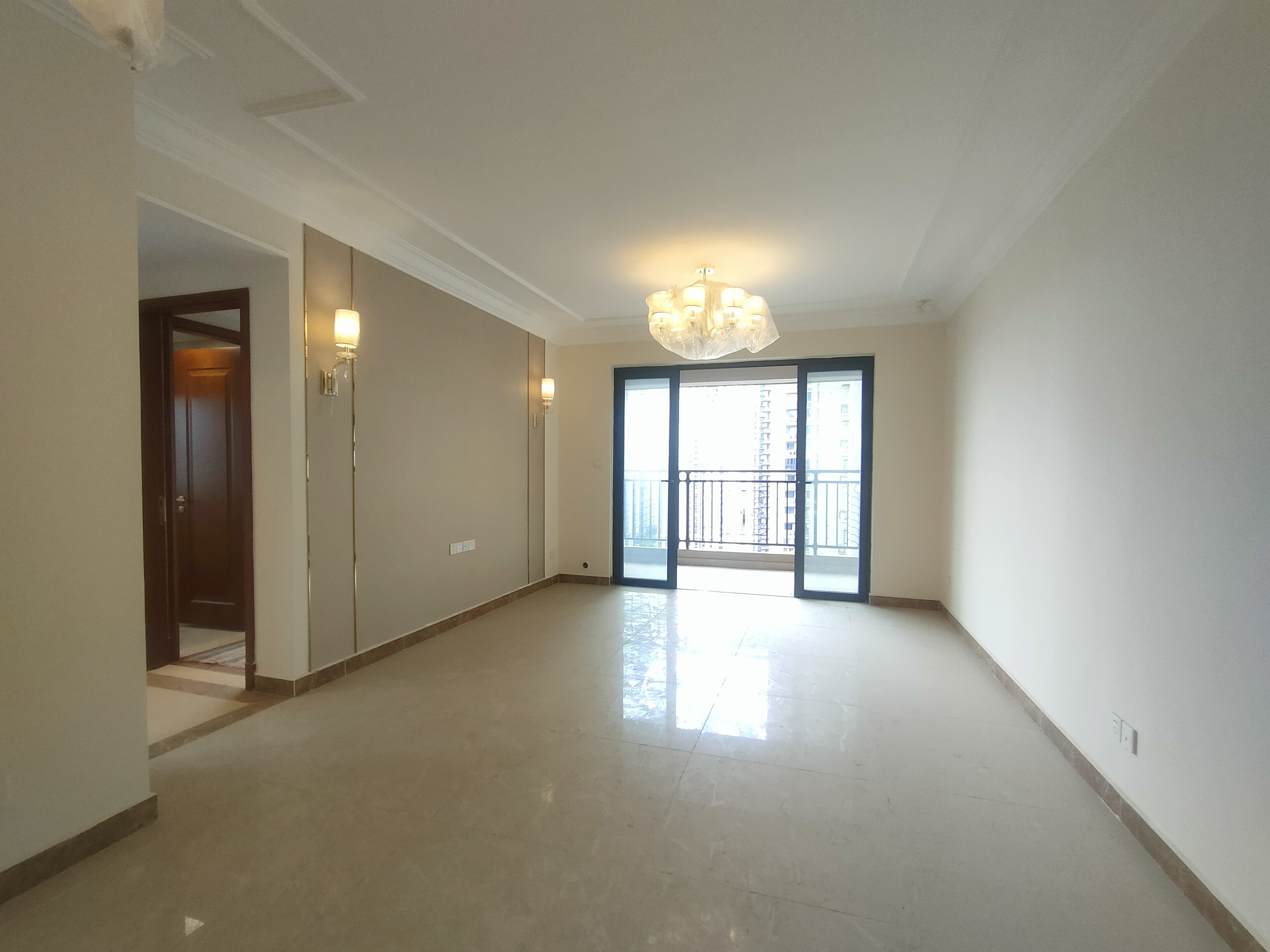 恒大华府 3室2厅2卫 73.8万 恒大华府 3室2厅2卫 73.8万室内图