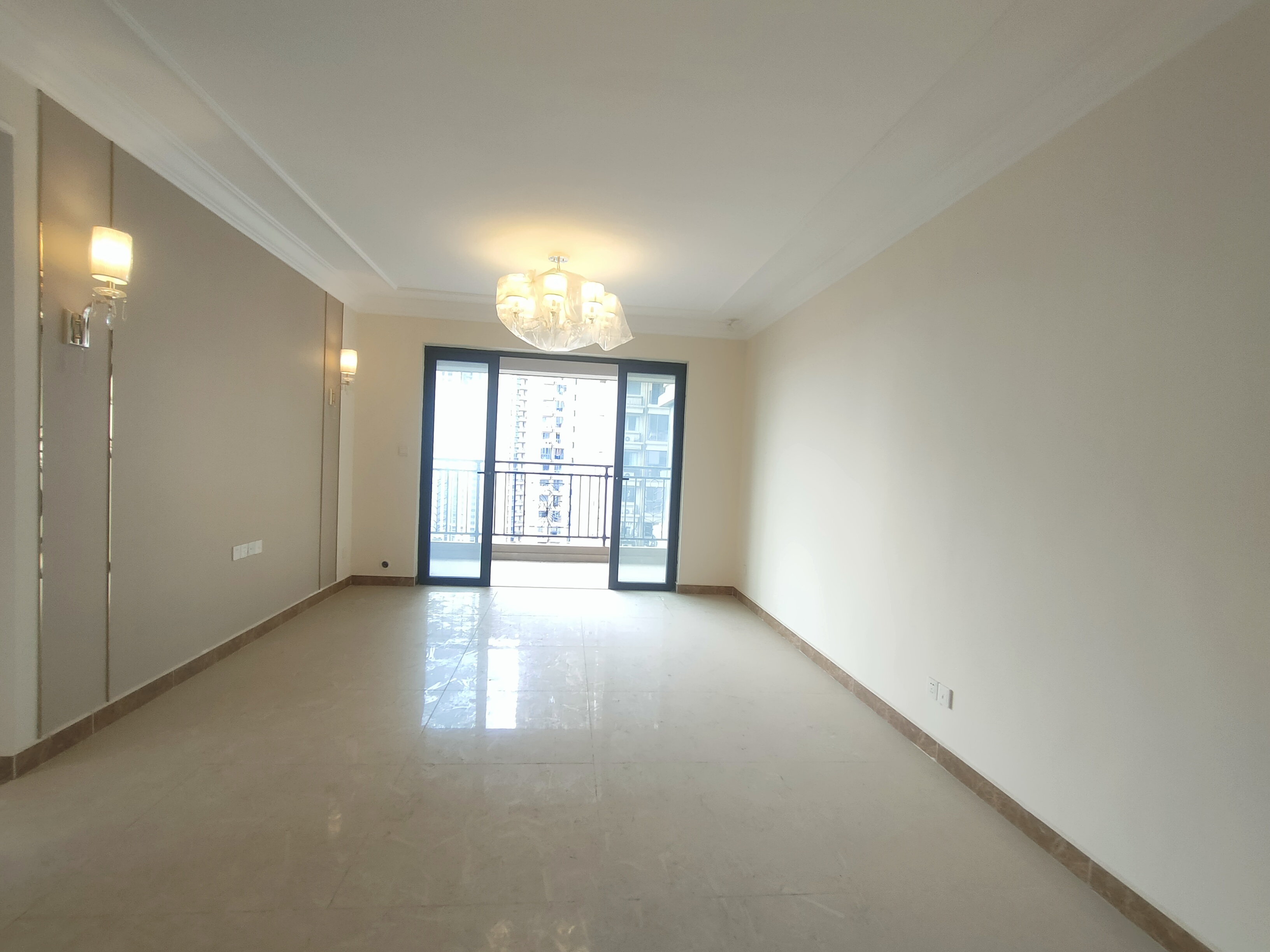 恒大华府 3室2厅2卫 73.8万 恒大华府 3室2厅2卫 73.8万室内图