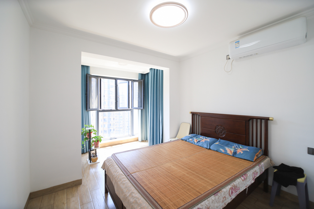 中建嘉和城  3室2厅2卫   127.00万卧室