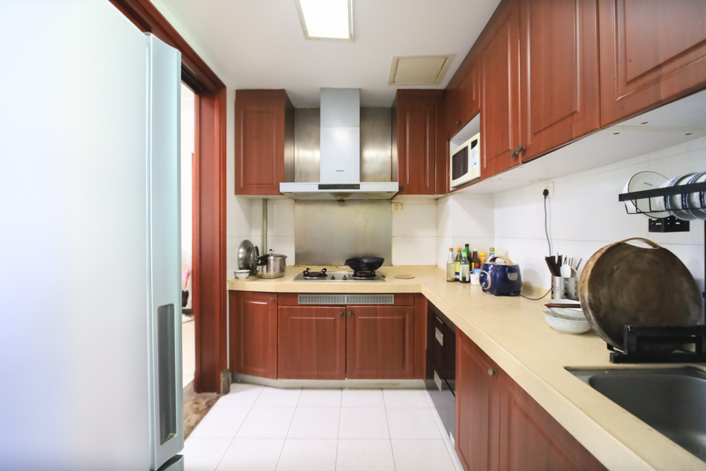 恒大城  3室2厅1卫    76.0万 恒大城  3室2厅1卫    76.0万厨房