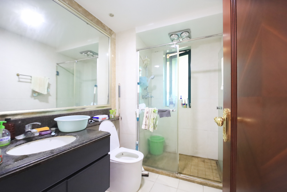 恒大城  3室2厅1卫    76.0万 恒大城  3室2厅1卫    76.0万卫生间