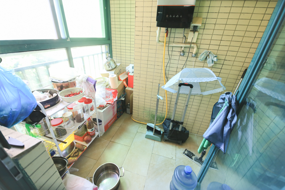 恒大城  3室2厅1卫    76.0万 恒大城  3室2厅1卫    76.0万阳台