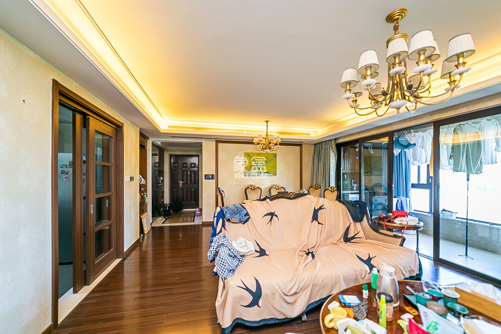 万科紫台  3室2厅2卫    268.0万