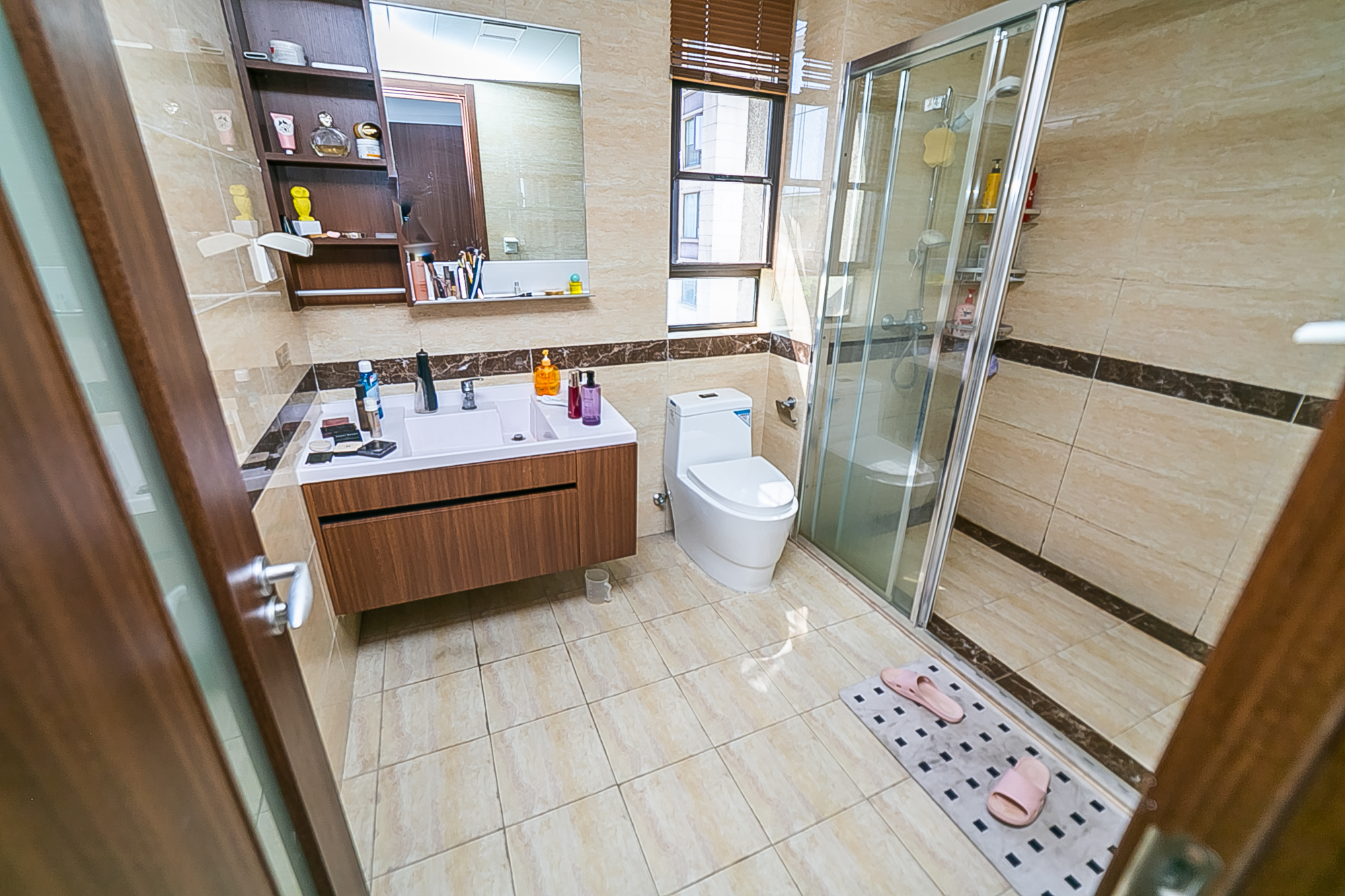 万科紫台 3室2厅2卫 268.0万 万科紫台 3室2厅2卫 268.0万卫生间