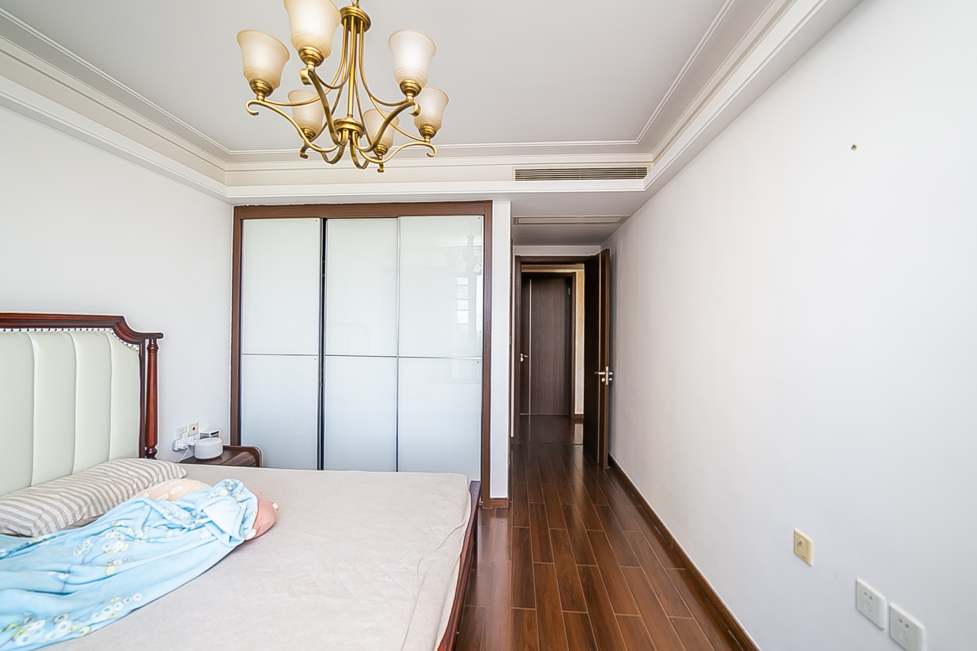 万科紫台 3室2厅2卫 268.0万 万科紫台 3室2厅2卫 268.0万卧室