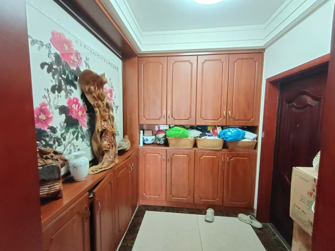 龙腾国际 0室0厅0卫 100.0万 龙腾国际 0室0厅0卫 100.0万室内图