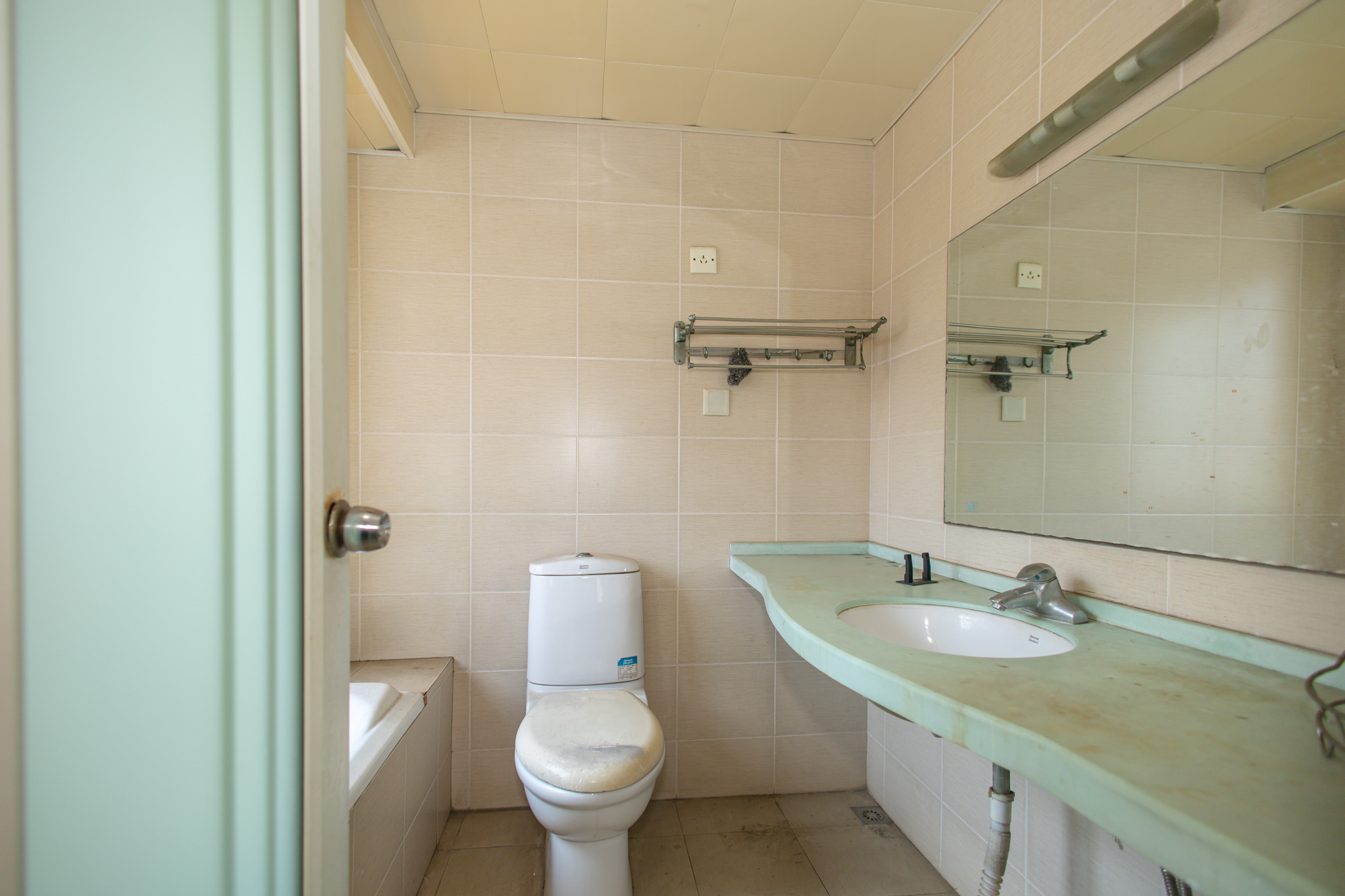 领秀星城(领秀新城) 3室2厅1卫 68.0万 领秀星城(领秀新城) 3室2厅1卫 68.0万卫生间