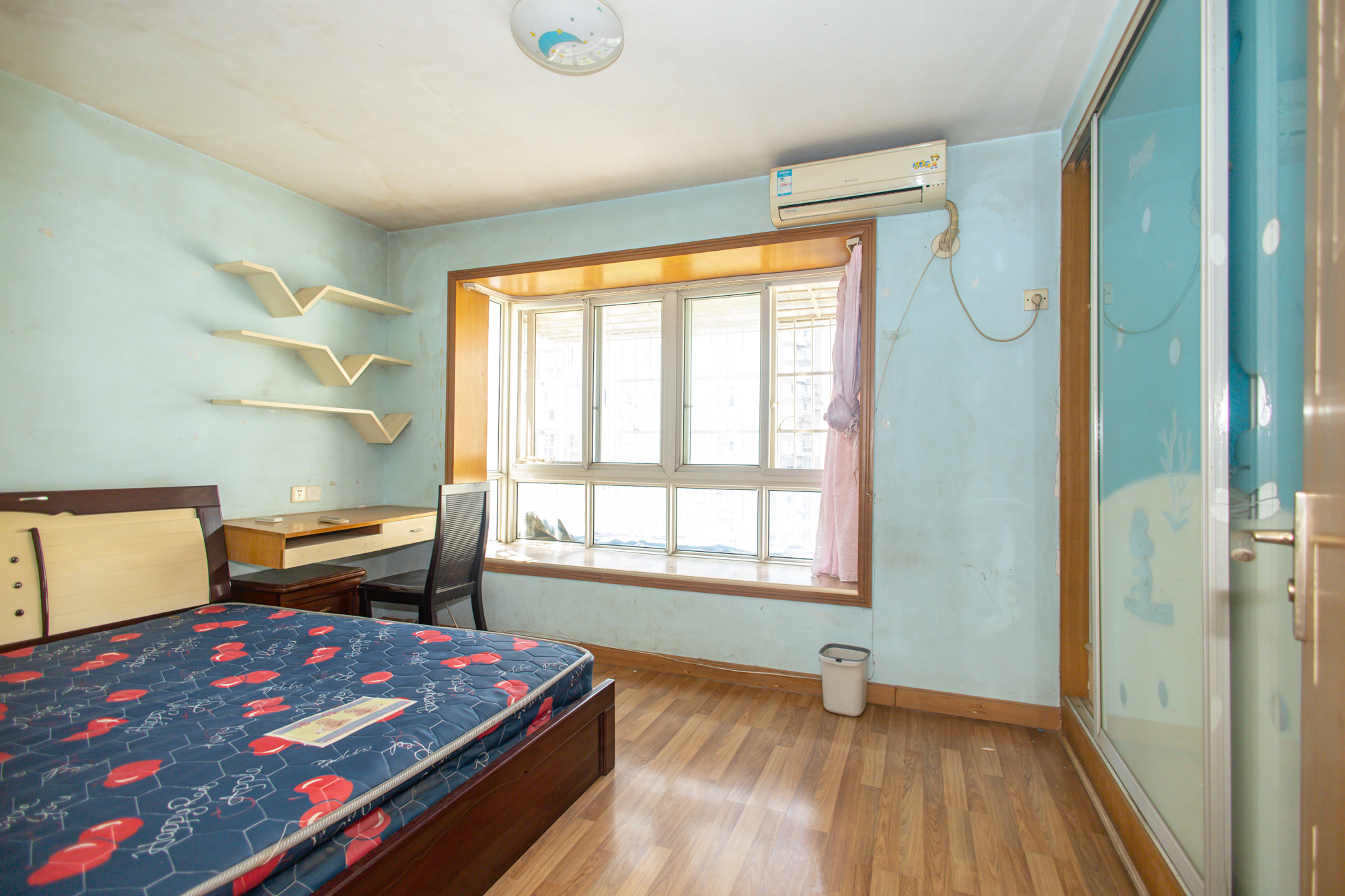 领秀星城(领秀新城) 3室2厅1卫 68.0万 领秀星城(领秀新城) 3室2厅1卫 68.0万卧室