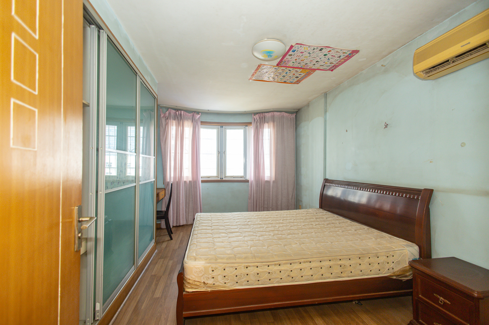 领秀星城(领秀新城) 3室2厅1卫 68.0万 领秀星城(领秀新城) 3室2厅1卫 68.0万卧室