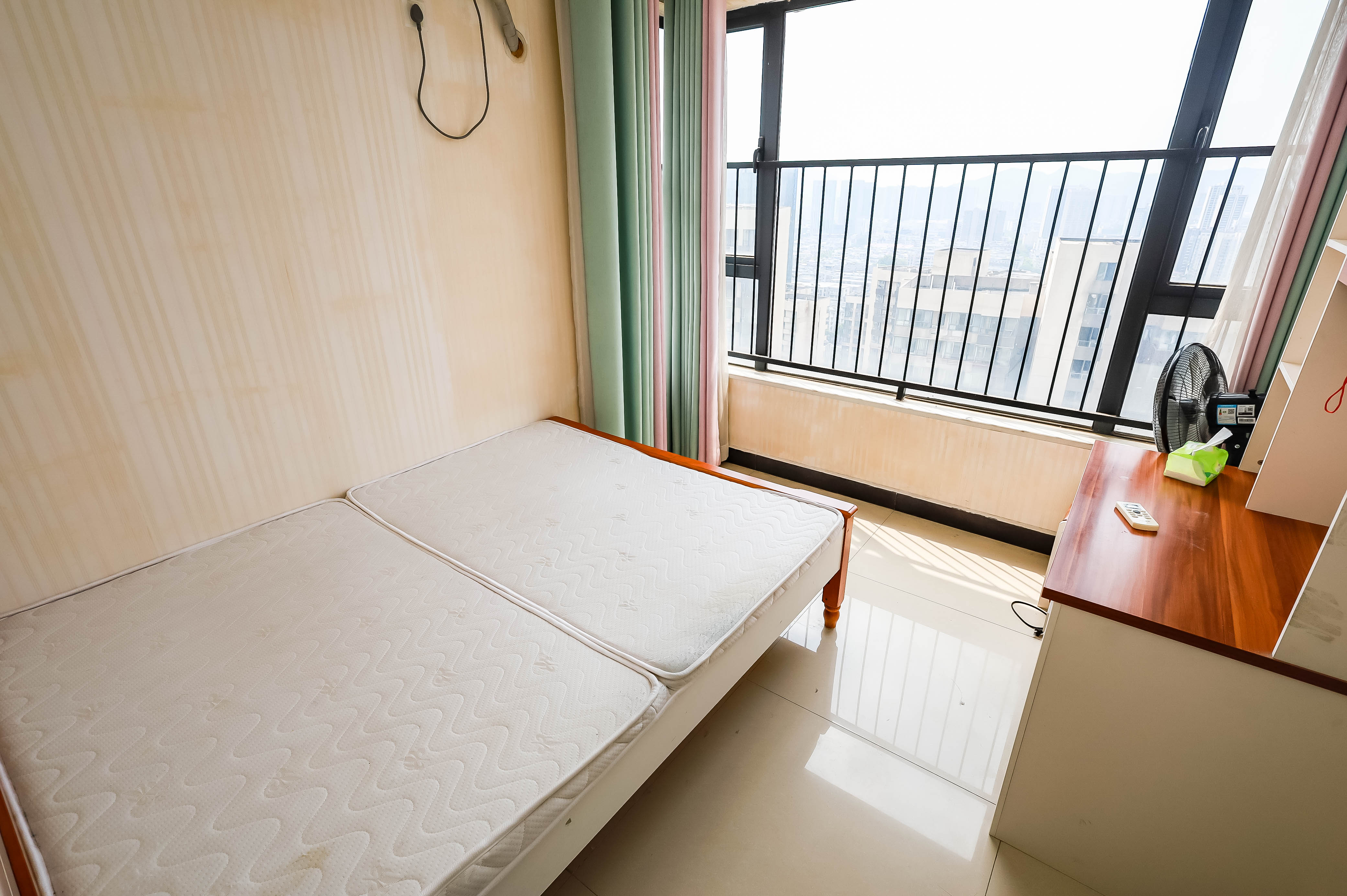 长房时代城  2室1厅1卫   78.00万卧室