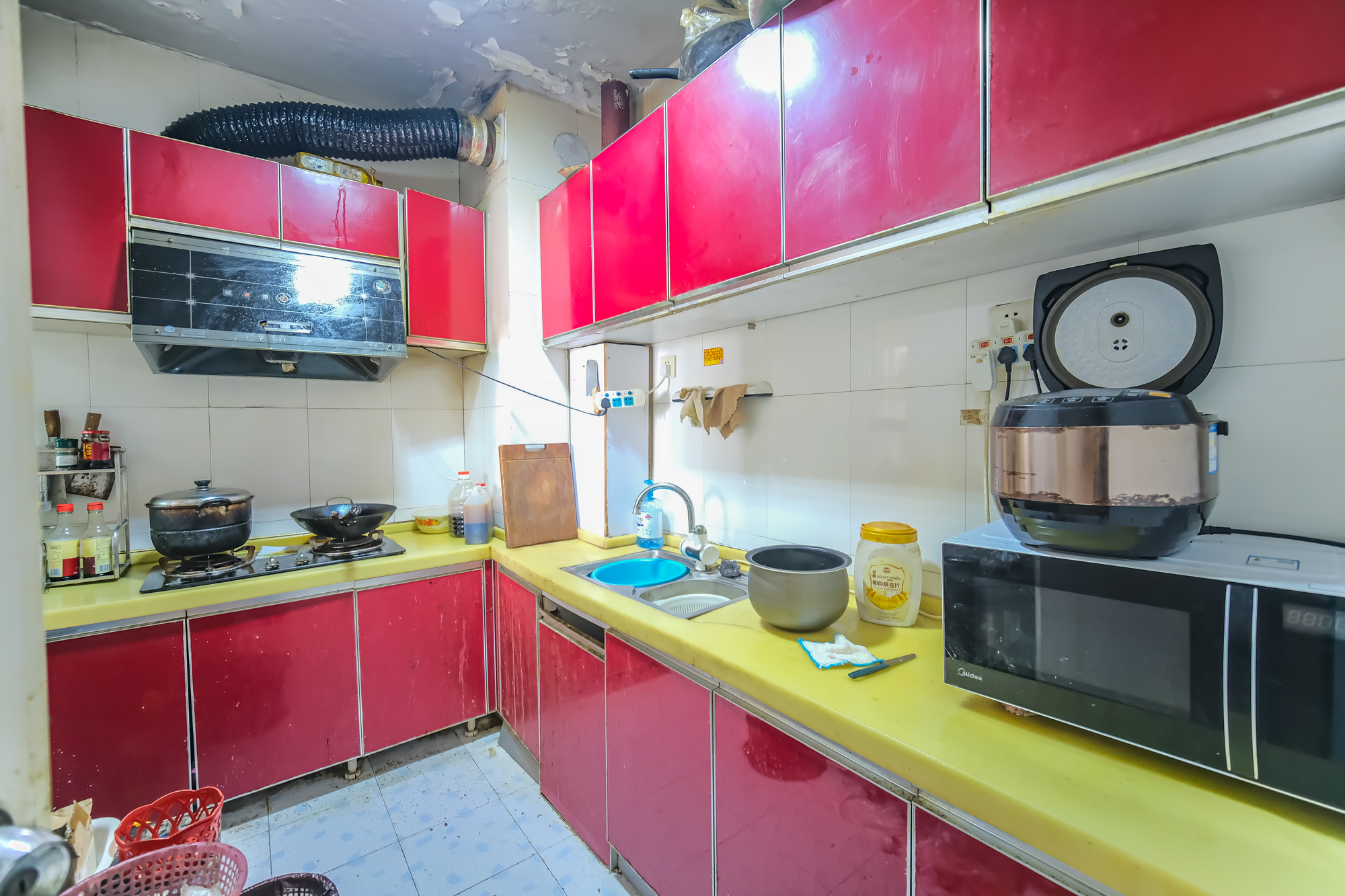 晶华美地  1室2厅1卫    46.8万 晶华美地  1室2厅1卫    46.8万厨房