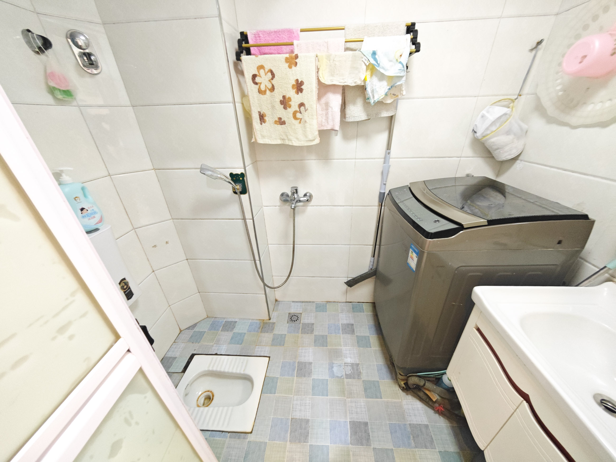 宏聚地中海  3室2厅2卫   58.00万卫生间