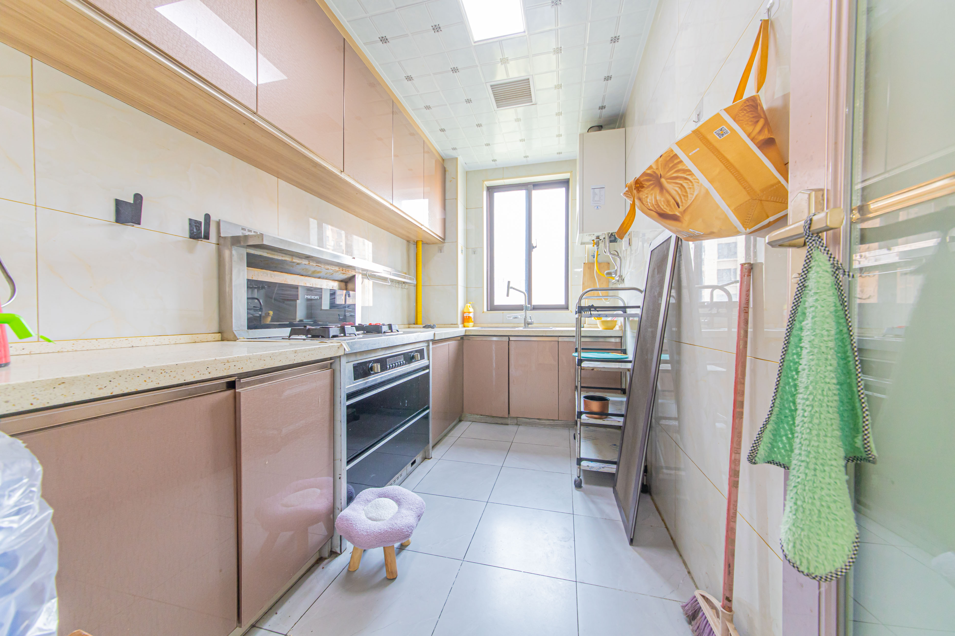 鑫远悦城(鑫远悦时代)  4室2厅2卫    148.0万 鑫远悦城(鑫远悦时代)  4室2厅2卫    148.0万厨房