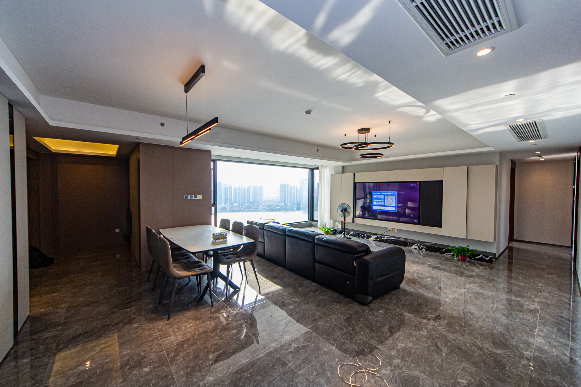 北辰瀚江府 4室2厅2卫 455.0万 北辰瀚江府 4室2厅2卫 455.0万客厅