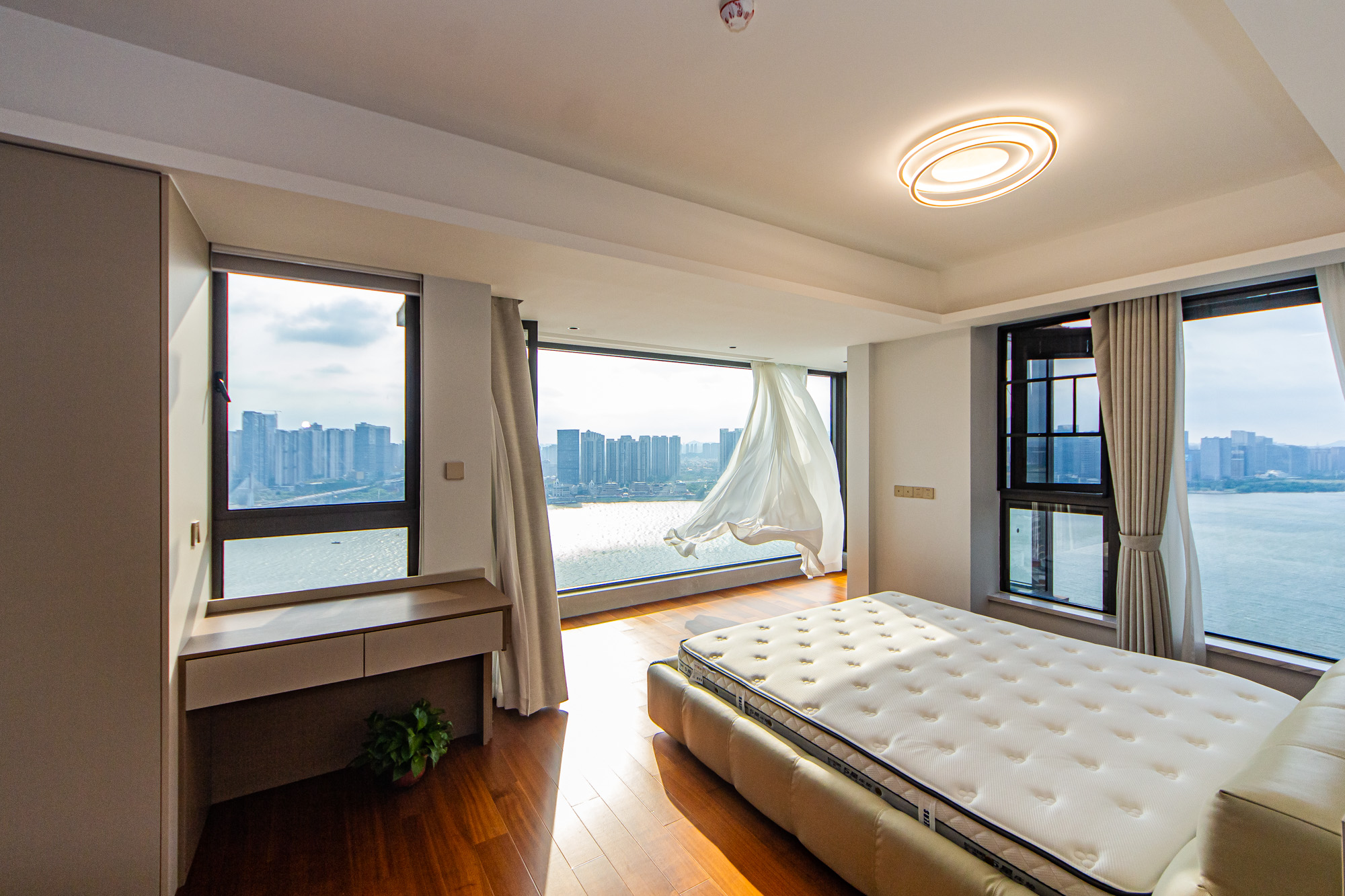 北辰瀚江府 4室2厅2卫 455.0万 北辰瀚江府 4室2厅2卫 455.0万卧室