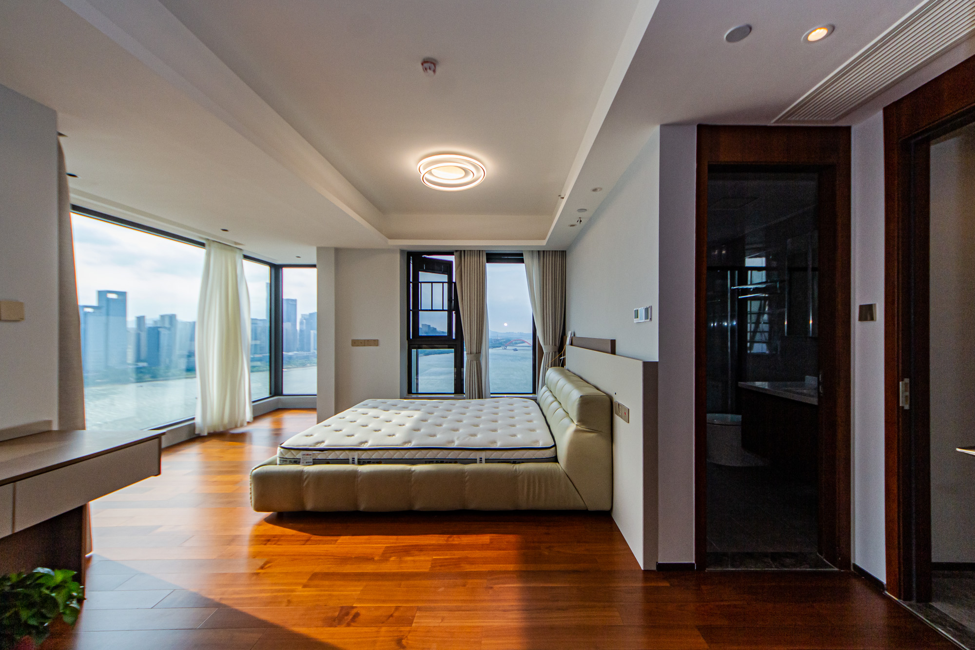 北辰瀚江府 4室2厅2卫 455.0万 北辰瀚江府 4室2厅2卫 455.0万卧室