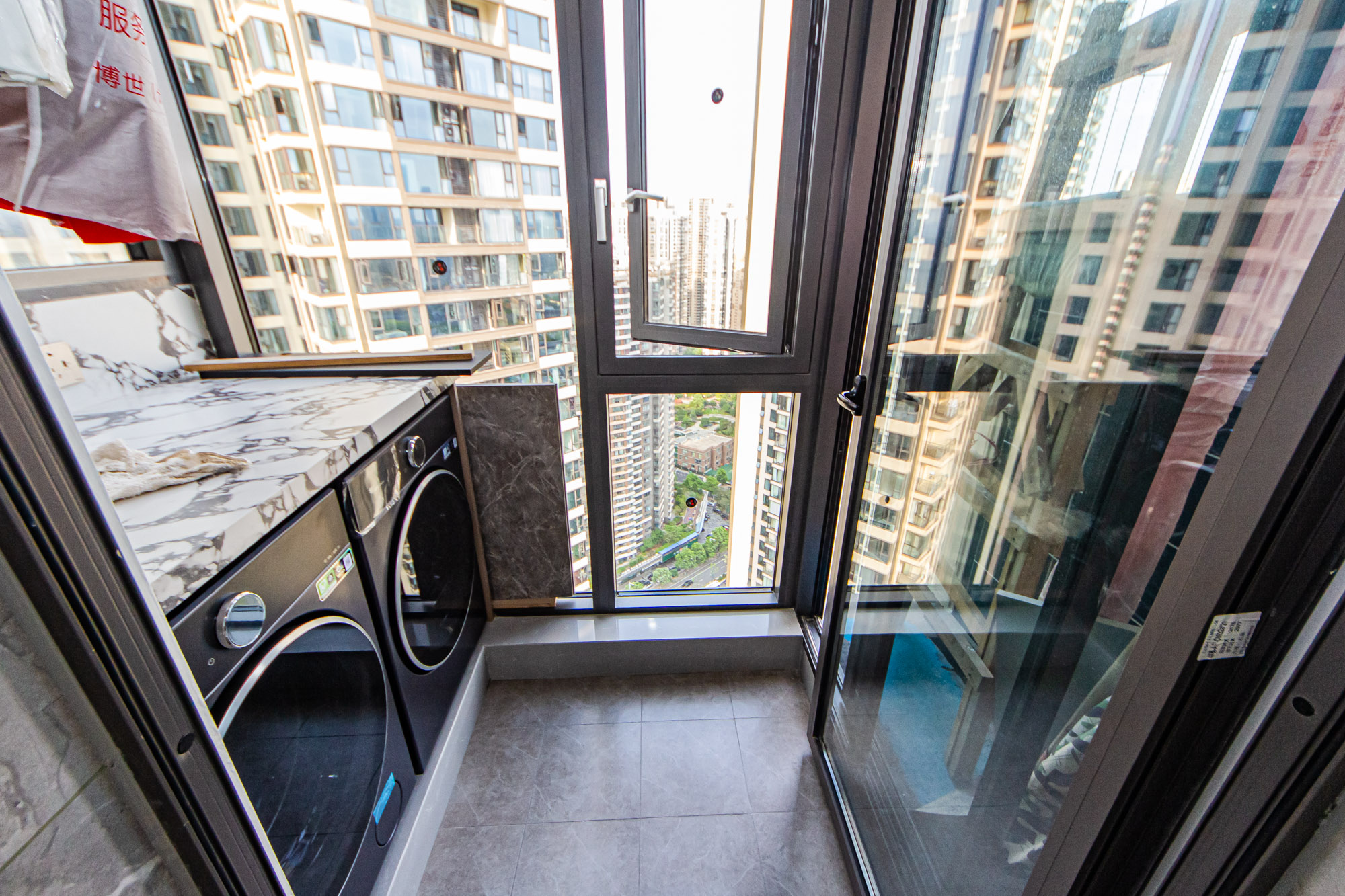 北辰瀚江府 4室2厅2卫 455.0万 北辰瀚江府 4室2厅2卫 455.0万阳台