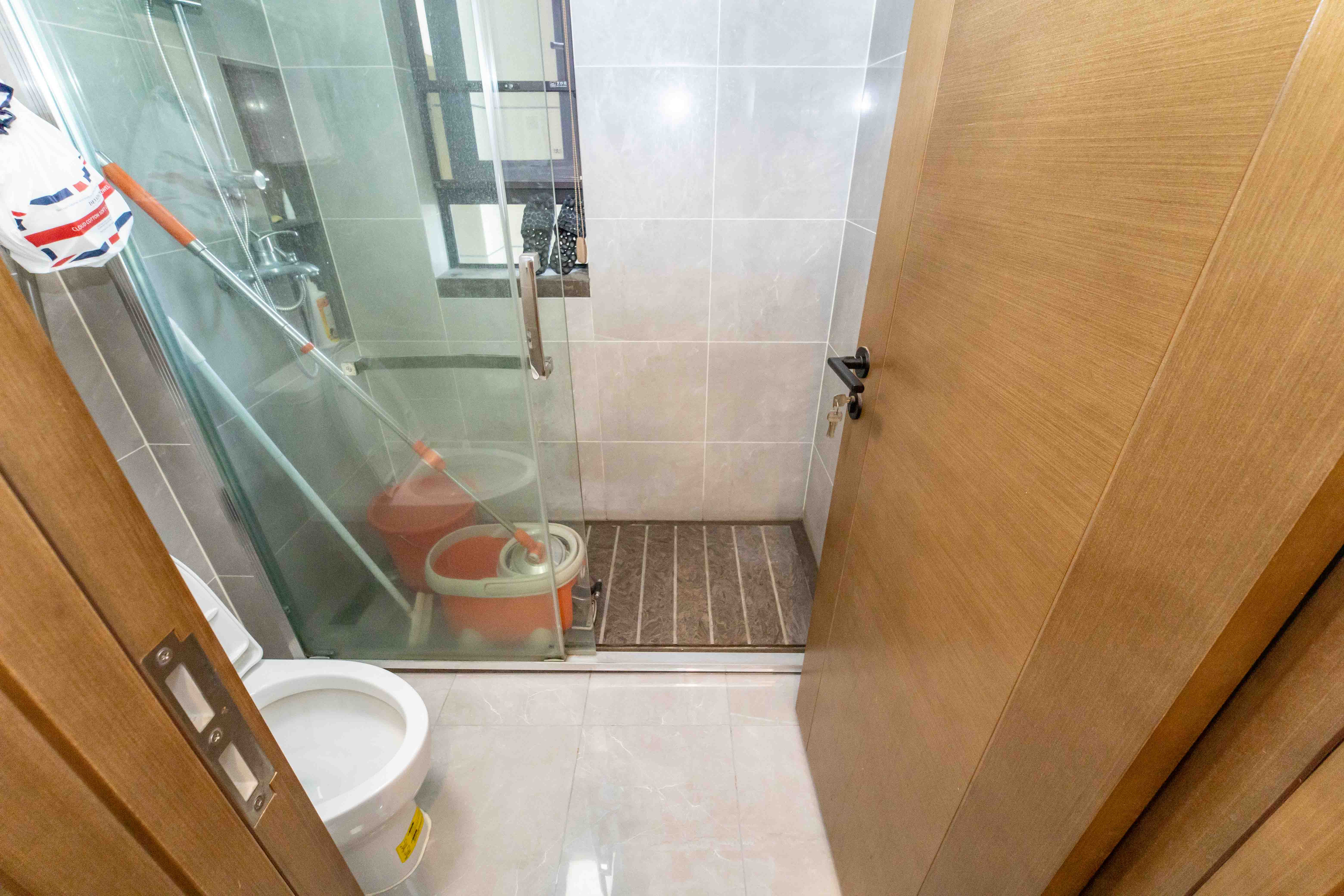 万科金域蓝湾 4室2厅2卫 210.0万 万科金域蓝湾 4室2厅2卫 210.0万卫生间