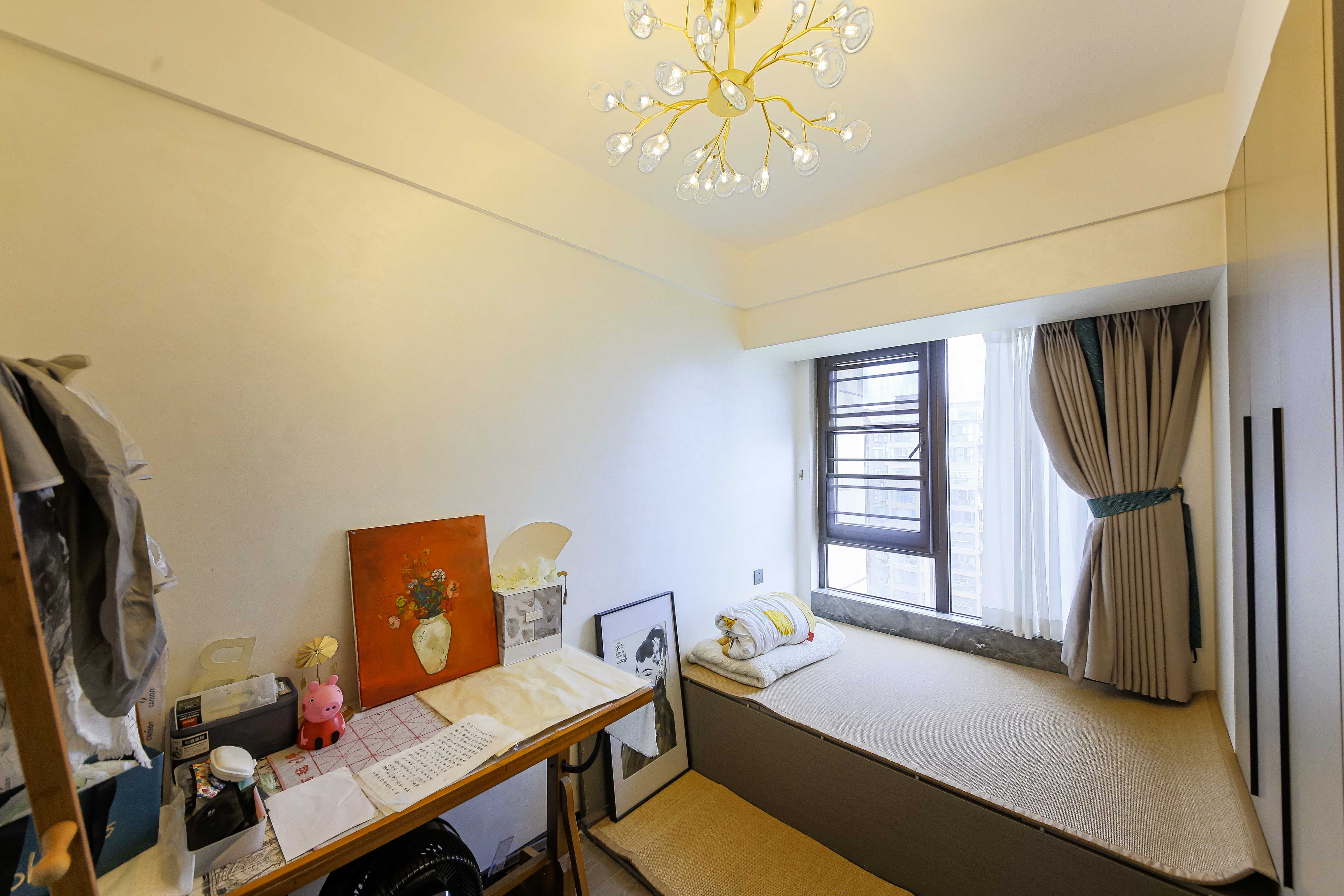 龙湖春江悦茗  4室2厅2卫    238.0万卧室