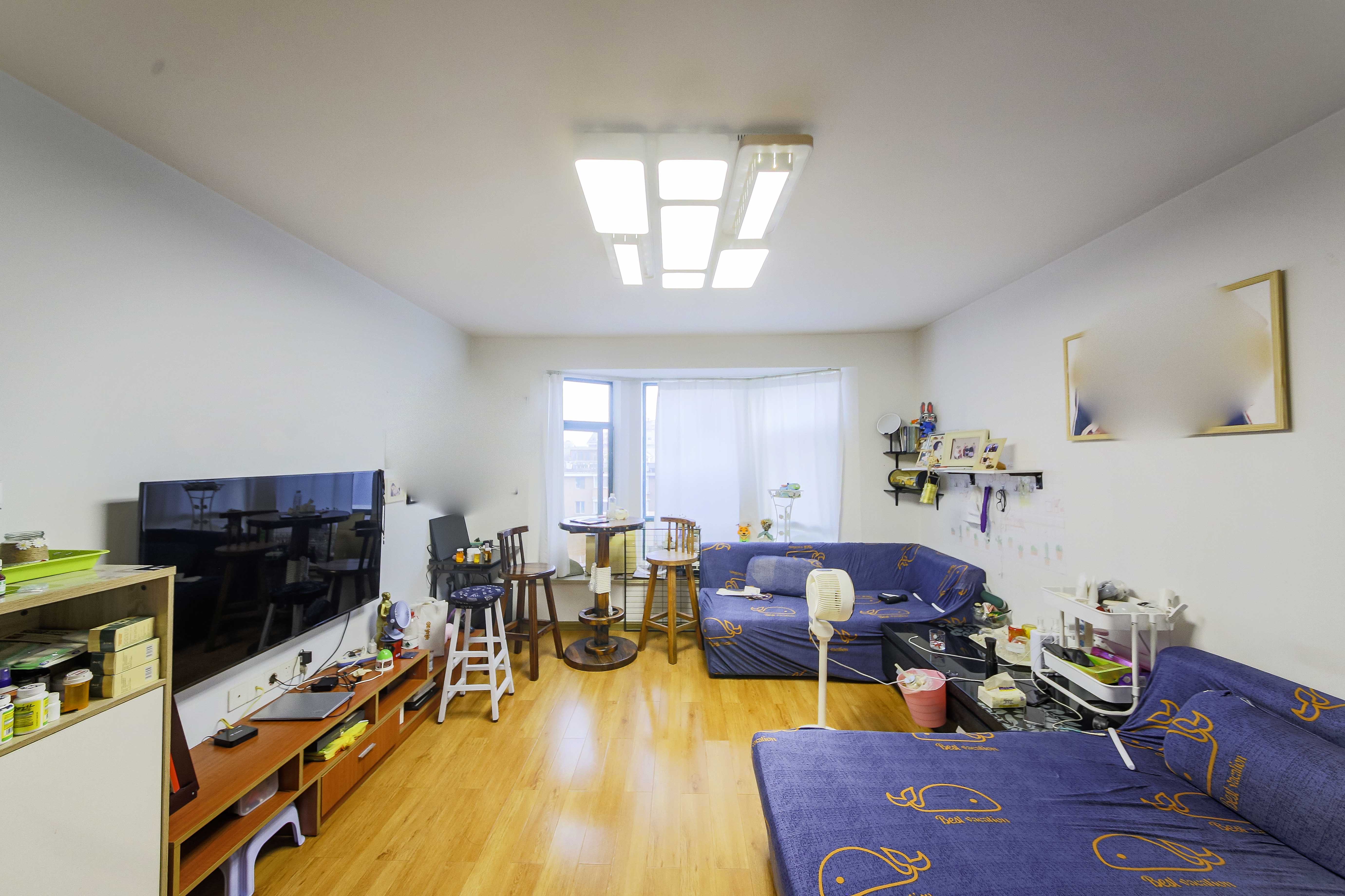 富景园 3室2厅2卫 118.0万 富景园 3室2厅2卫 118.0万客厅