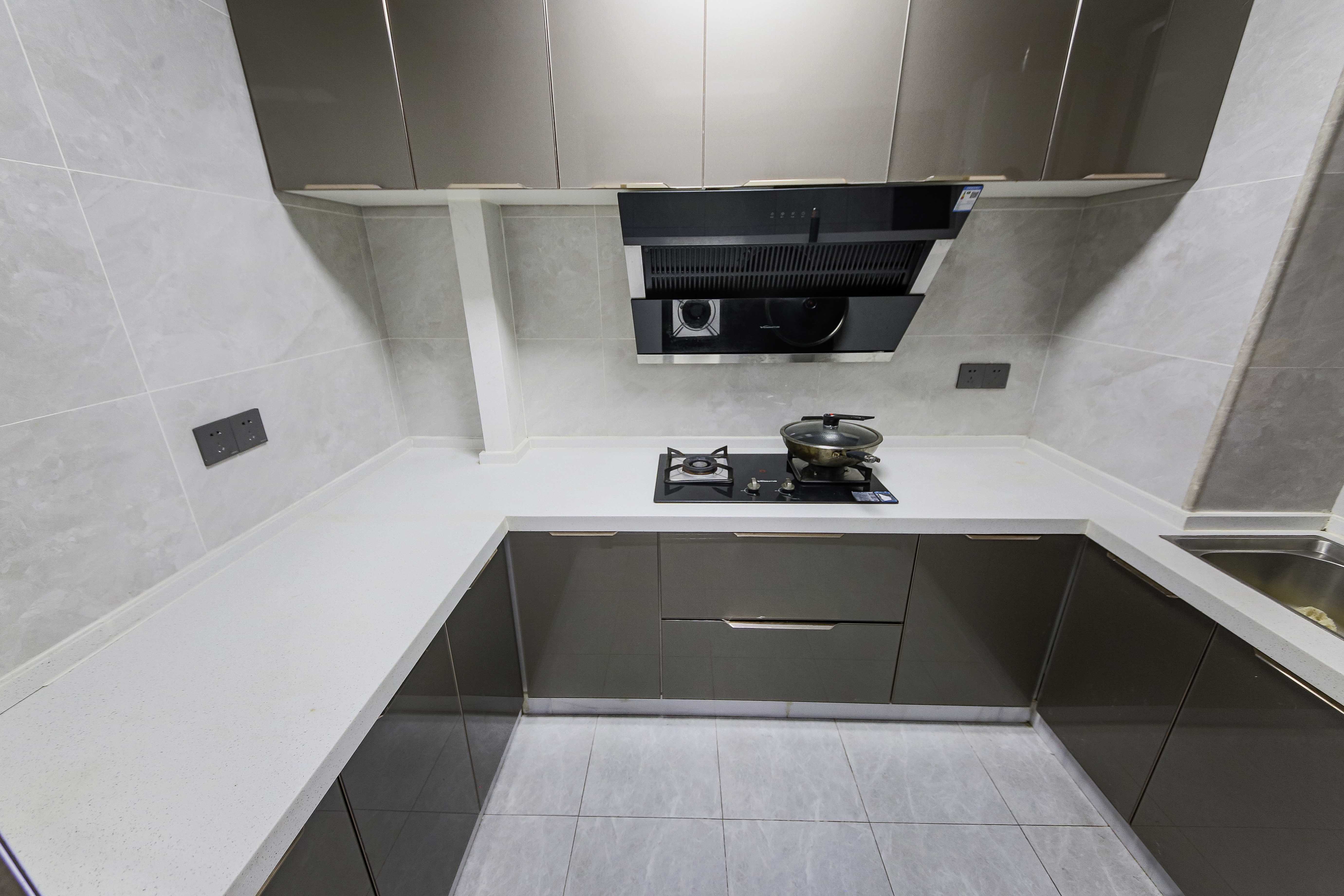 鑫远翡丽郡(鑫远翡丽雅苑)  4室2厅2卫    186.0万 鑫远翡丽郡(鑫远翡丽雅苑)  4室2厅2卫    186.0万厨房