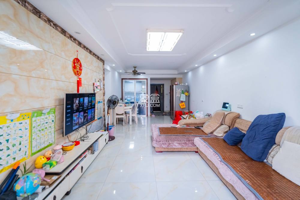 绿地之窗  3室2厅1卫    95.0万