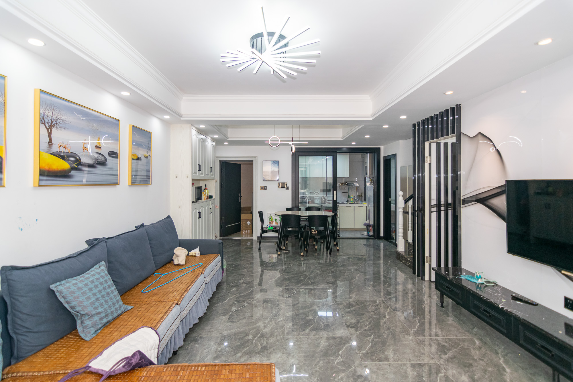 澳海谷山府 4室2厅2卫 132.0万 澳海谷山府 4室2厅2卫 132.0万客厅