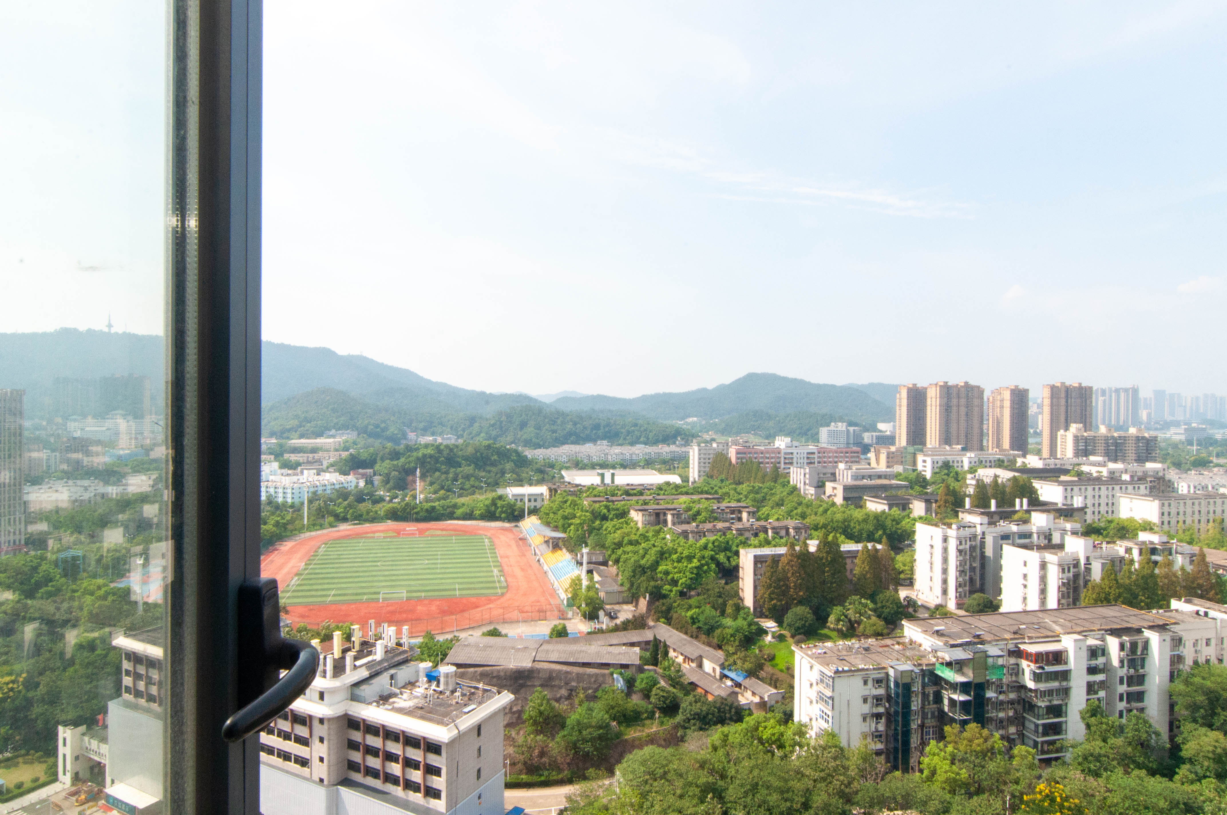 旭辉都会山  4室2厅3卫   468.00万其他