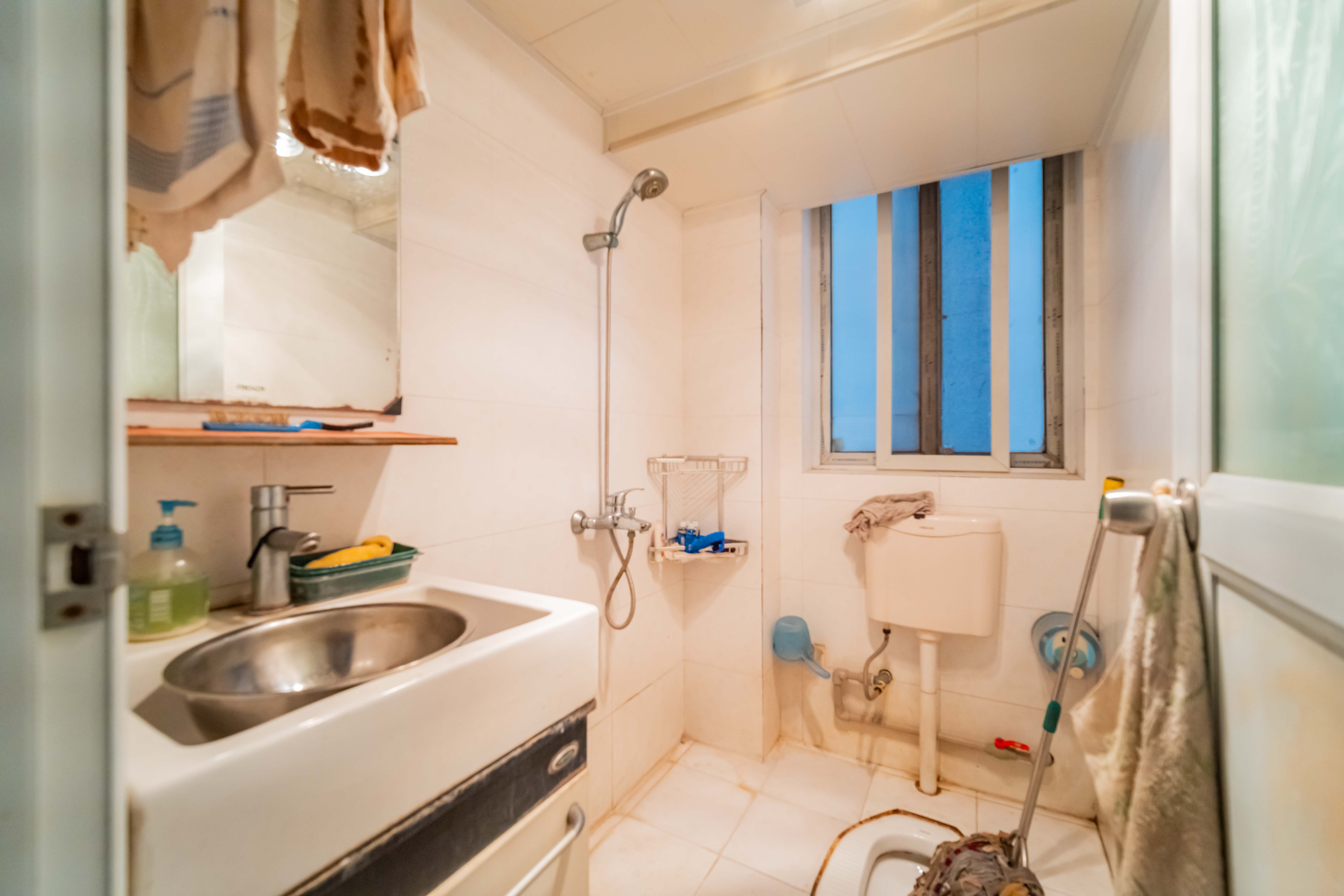 龙吉湾小区(龙瑞尚苑) 3室2厅2卫 49.8万 龙吉湾小区(龙瑞尚苑) 3室2厅2卫 49.8万卫生间