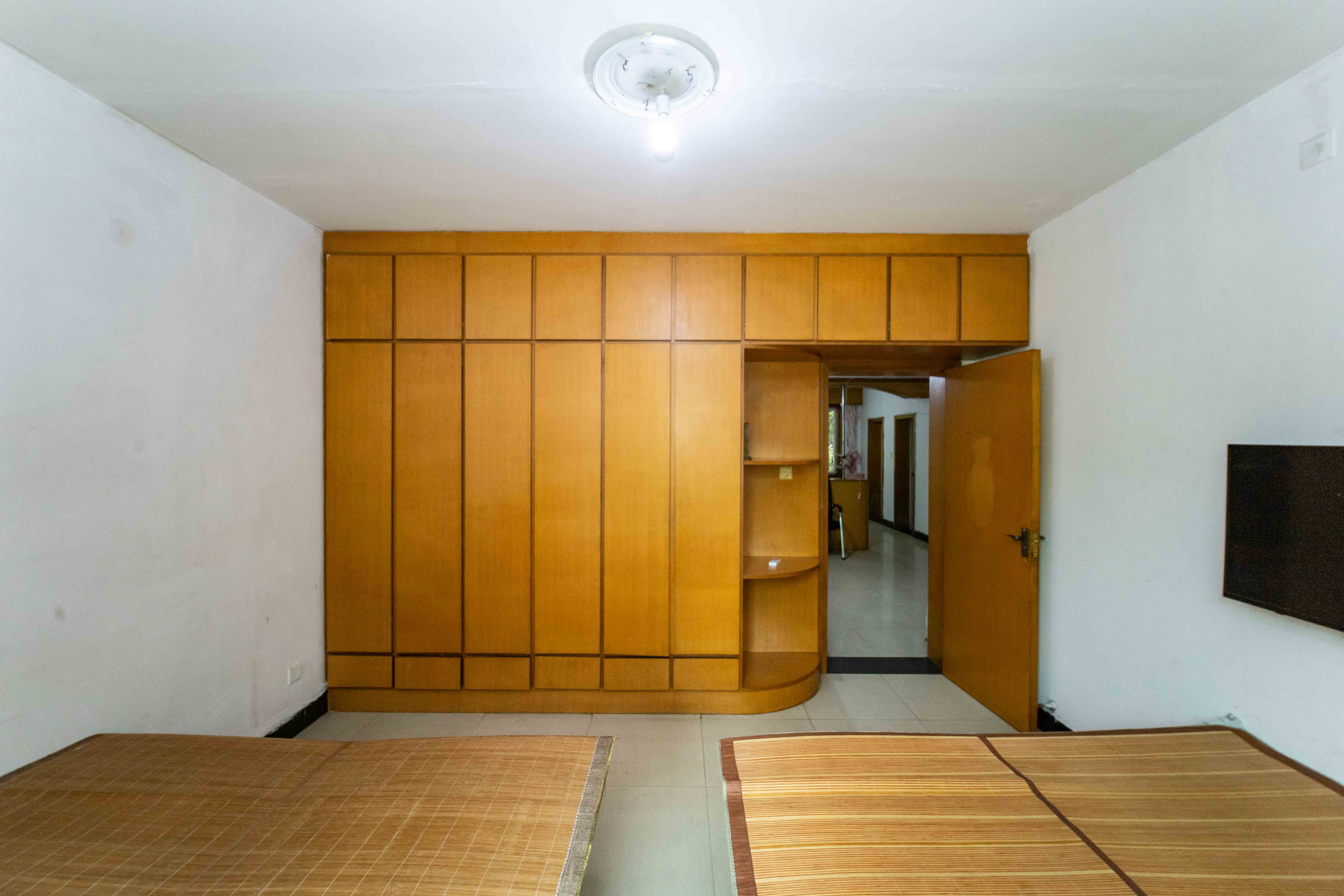 马王堆陶瓷建材新城  3室2厅2卫   90.00万卧室