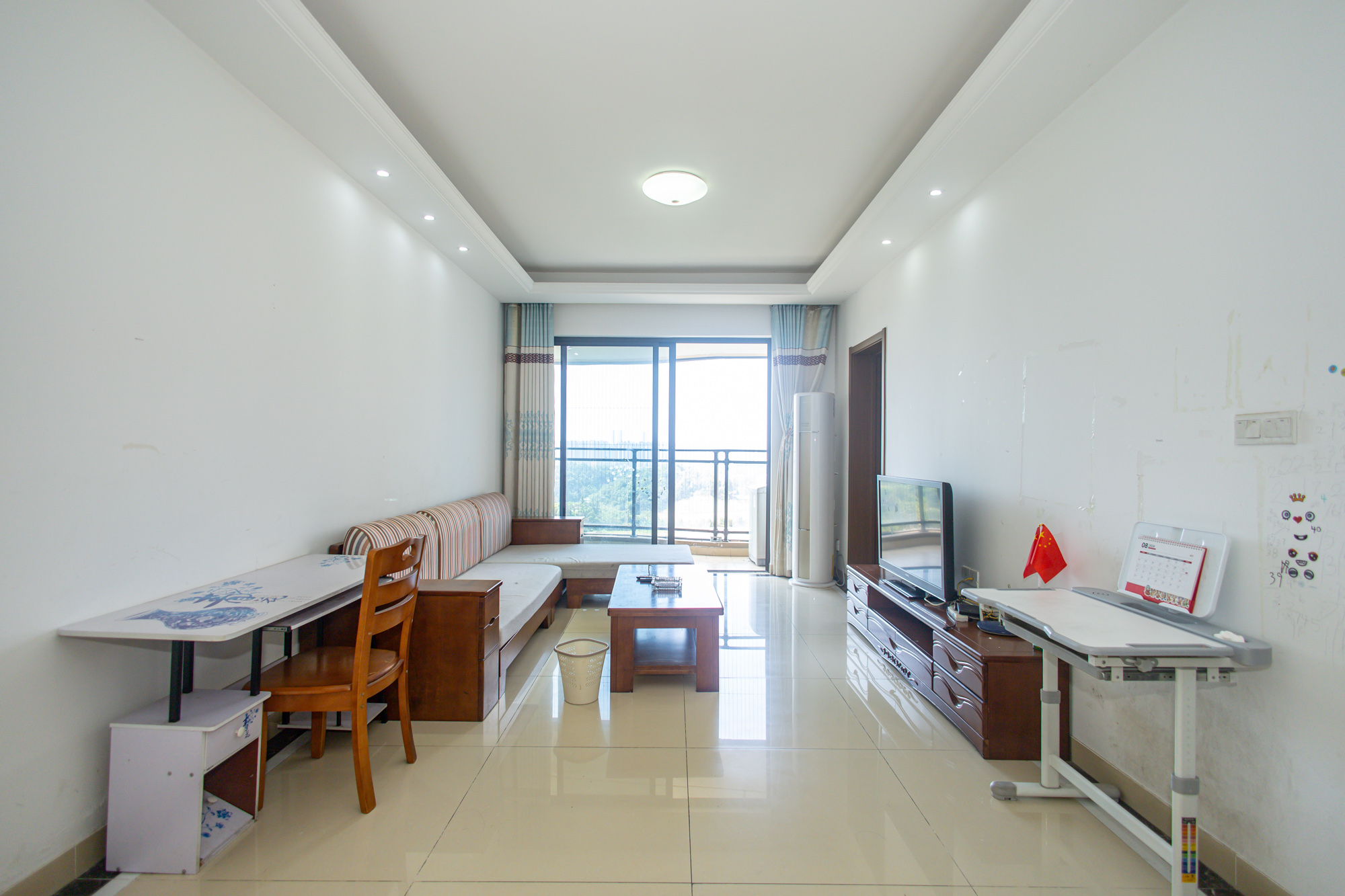 旺德府恺悦国际 3室2厅2卫 69.8万 旺德府恺悦国际 3室2厅2卫 69.8万客厅