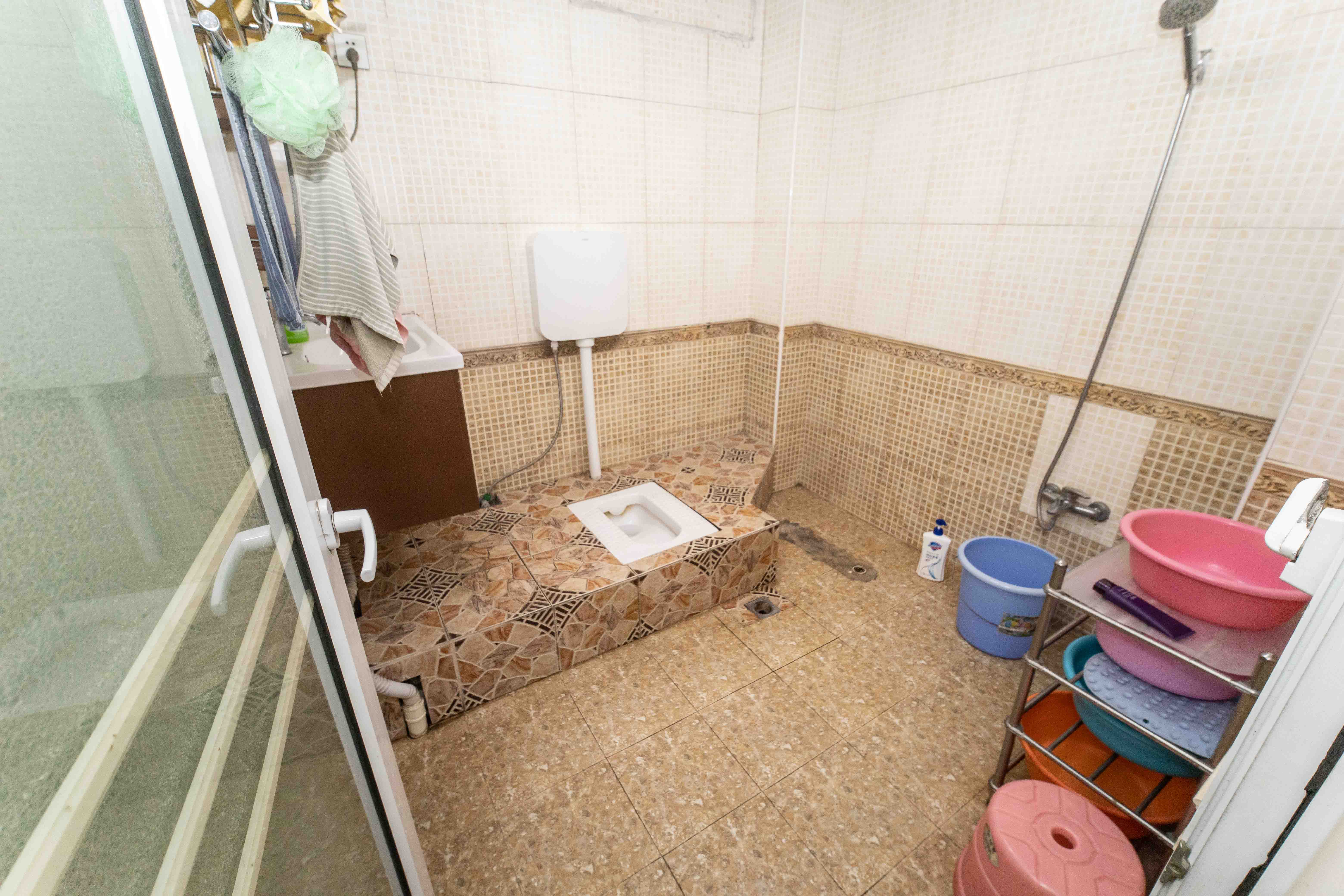 马王堆陶瓷建材新城  3室2厅2卫   80.00万卫生间