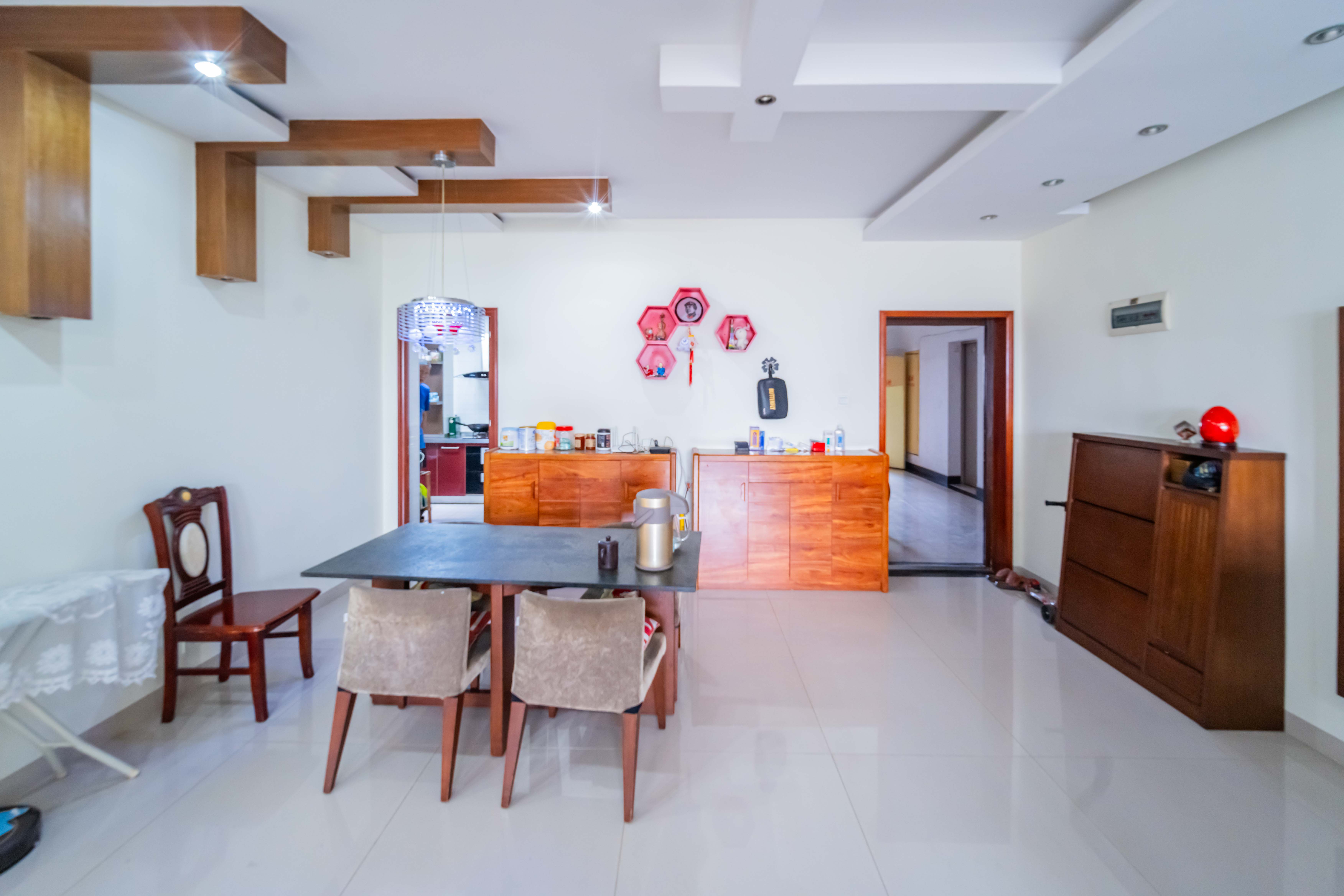 恒大绿洲  3室2厅1卫    110.0万客厅