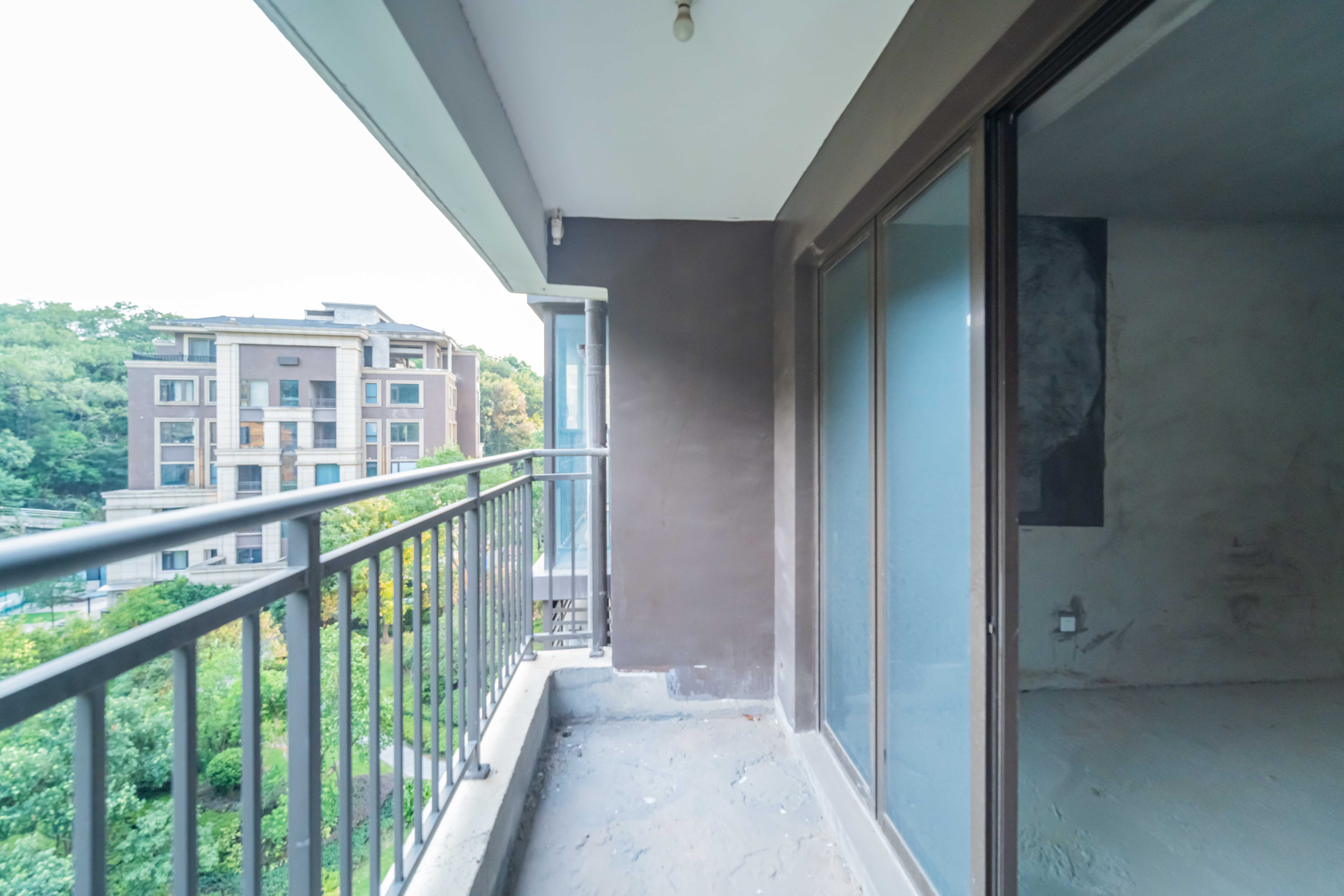 京武浪琴山一、二期  2室2厅1卫    110.0万 京武浪琴山一、二期  2室2厅1卫    110.0万阳台